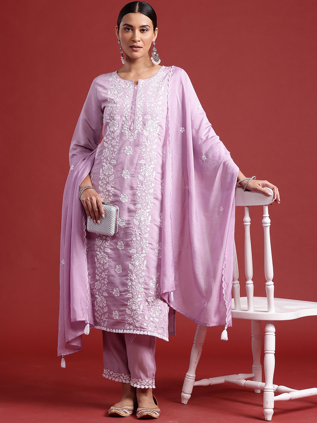 

Anouk Women Floral Embroidered Regular Thread Work Kurta with Trousers & With Dupatta, Lavender