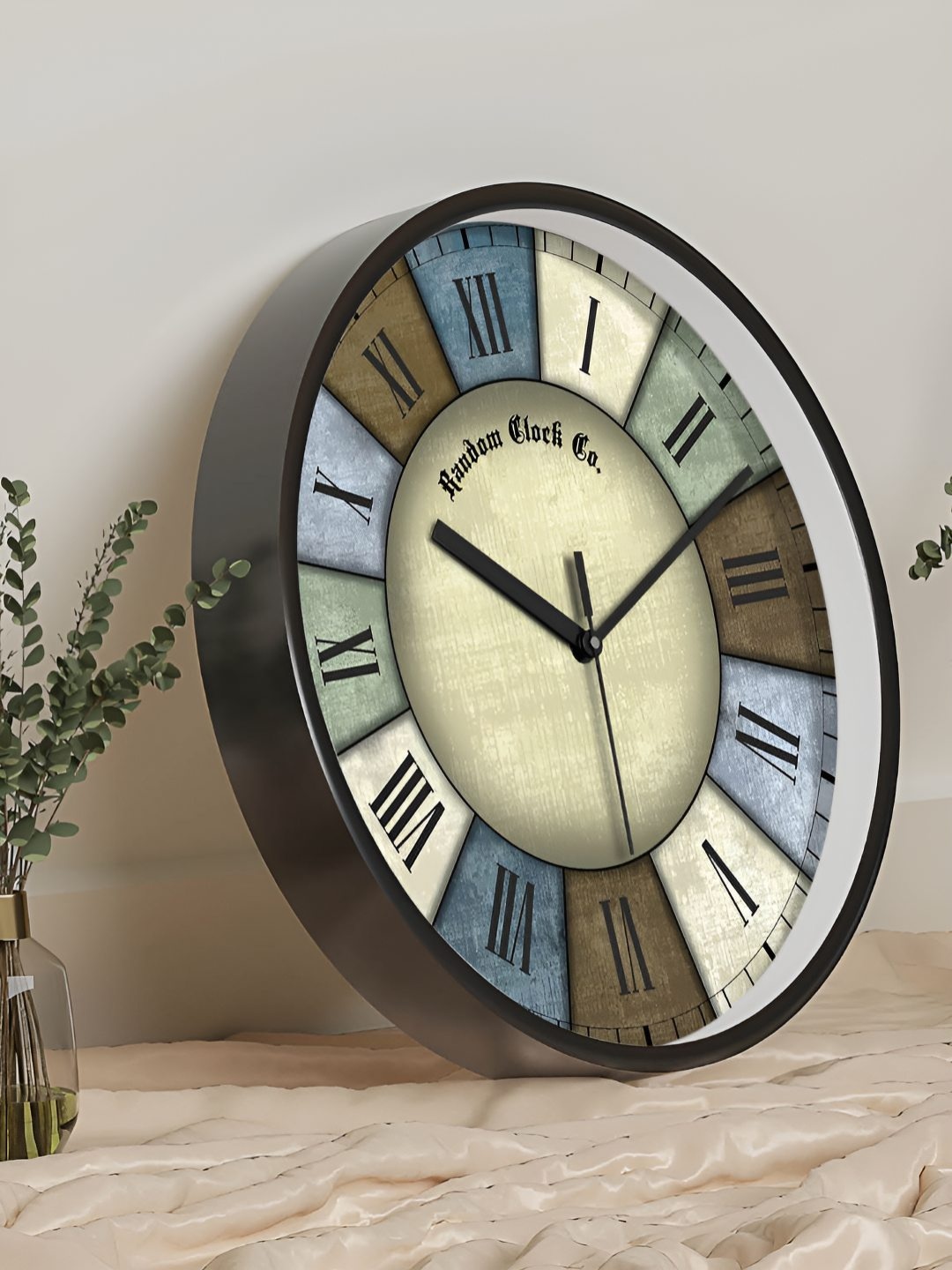 

RANDOM Printed Round Shaped Sweep Silent Movement Contemporary Wall Clock, Black
