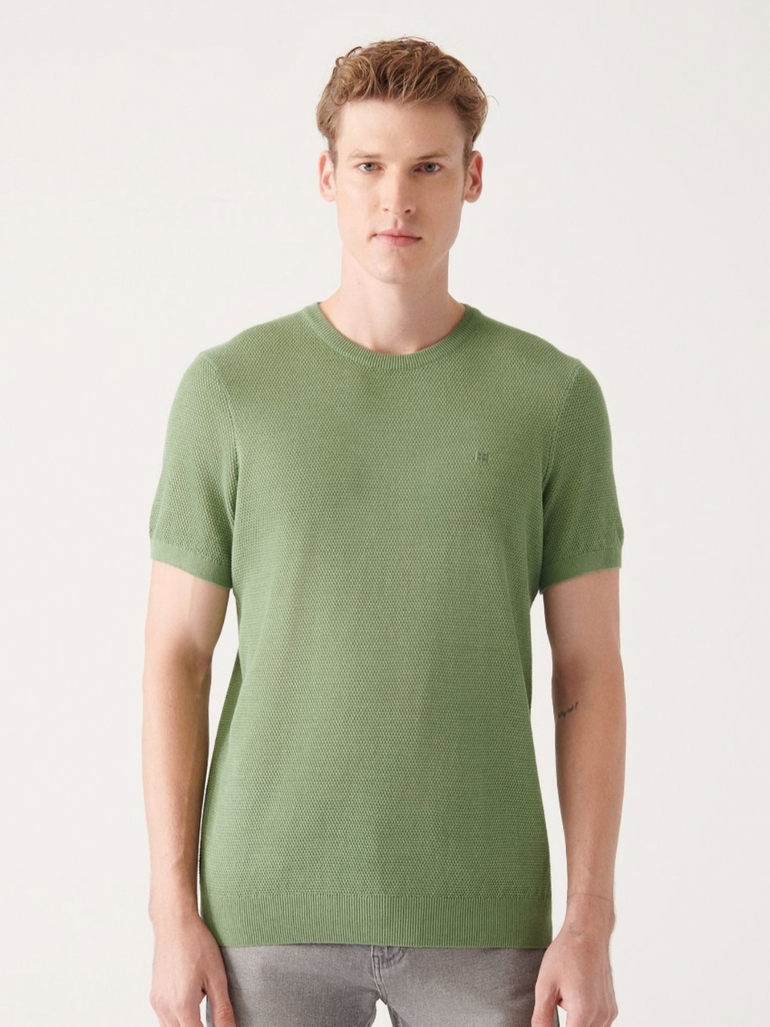 

AVVA Men Solid Round Neck Cotton T-Shirt, Green