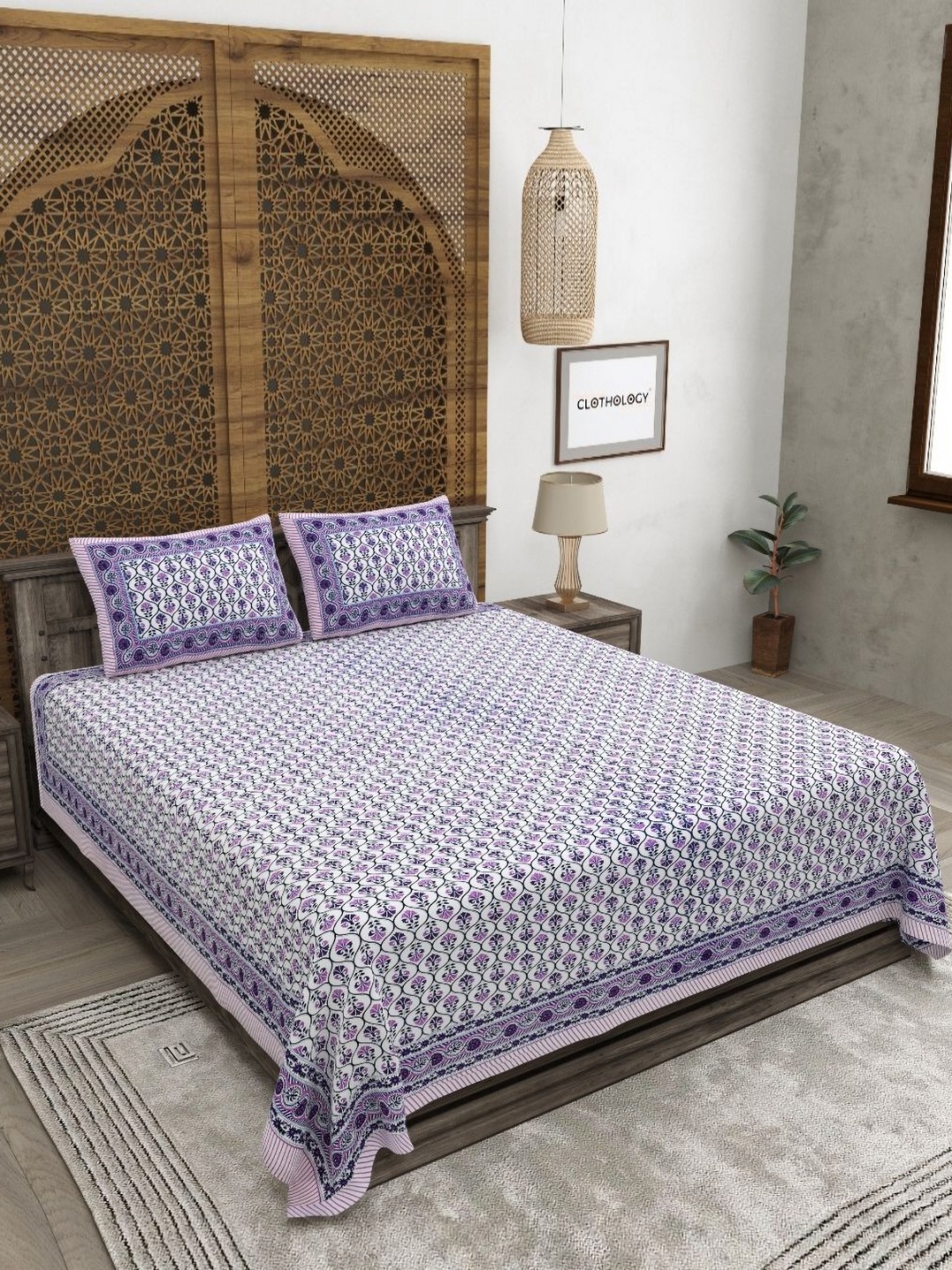 

CLOTHOLOGY Purple & White Floral 180 TC King Cotton Bedsheet with 2 Pillow Covers