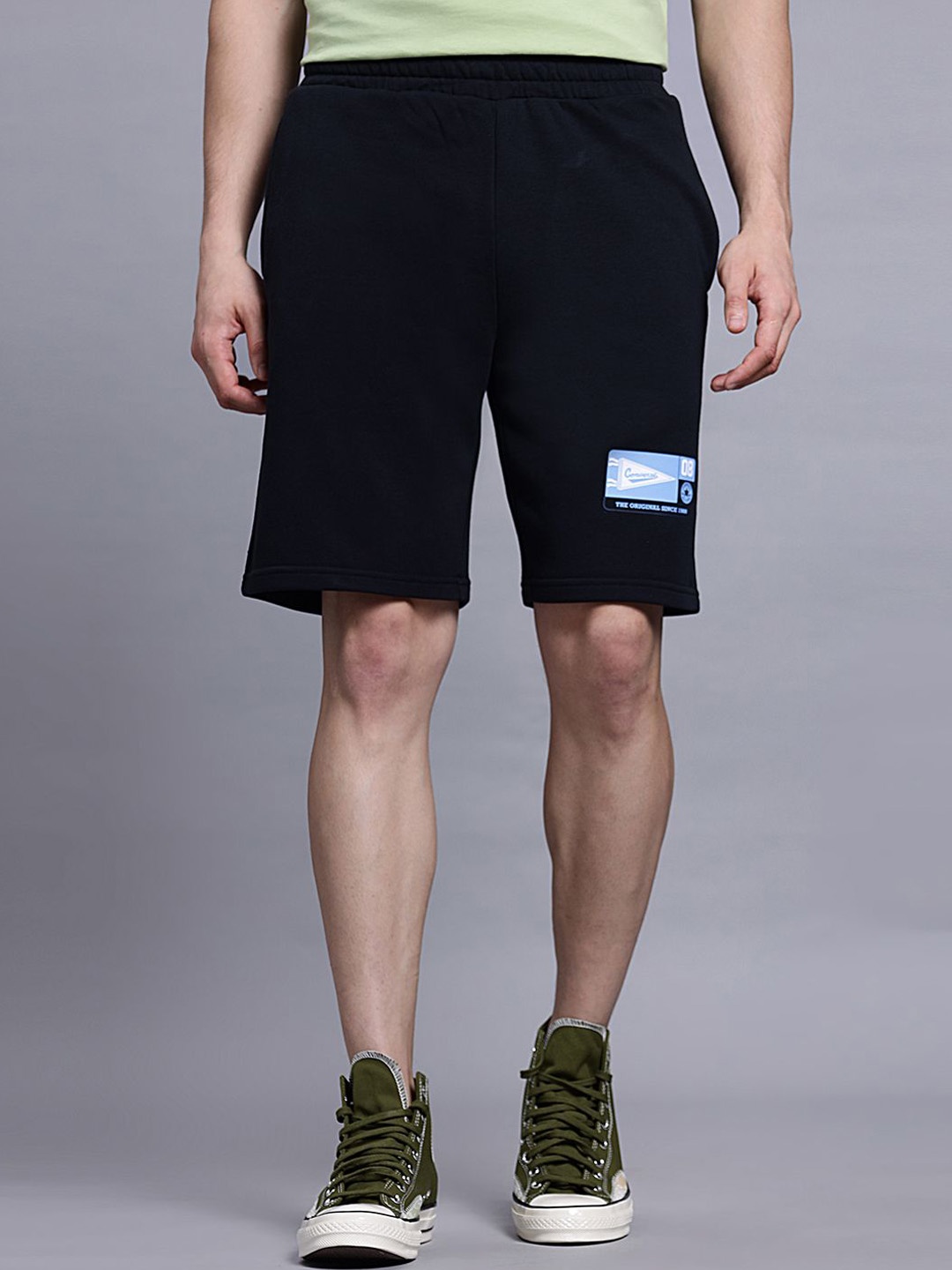 

Converse Men Oversized Graphic Shorts, Black