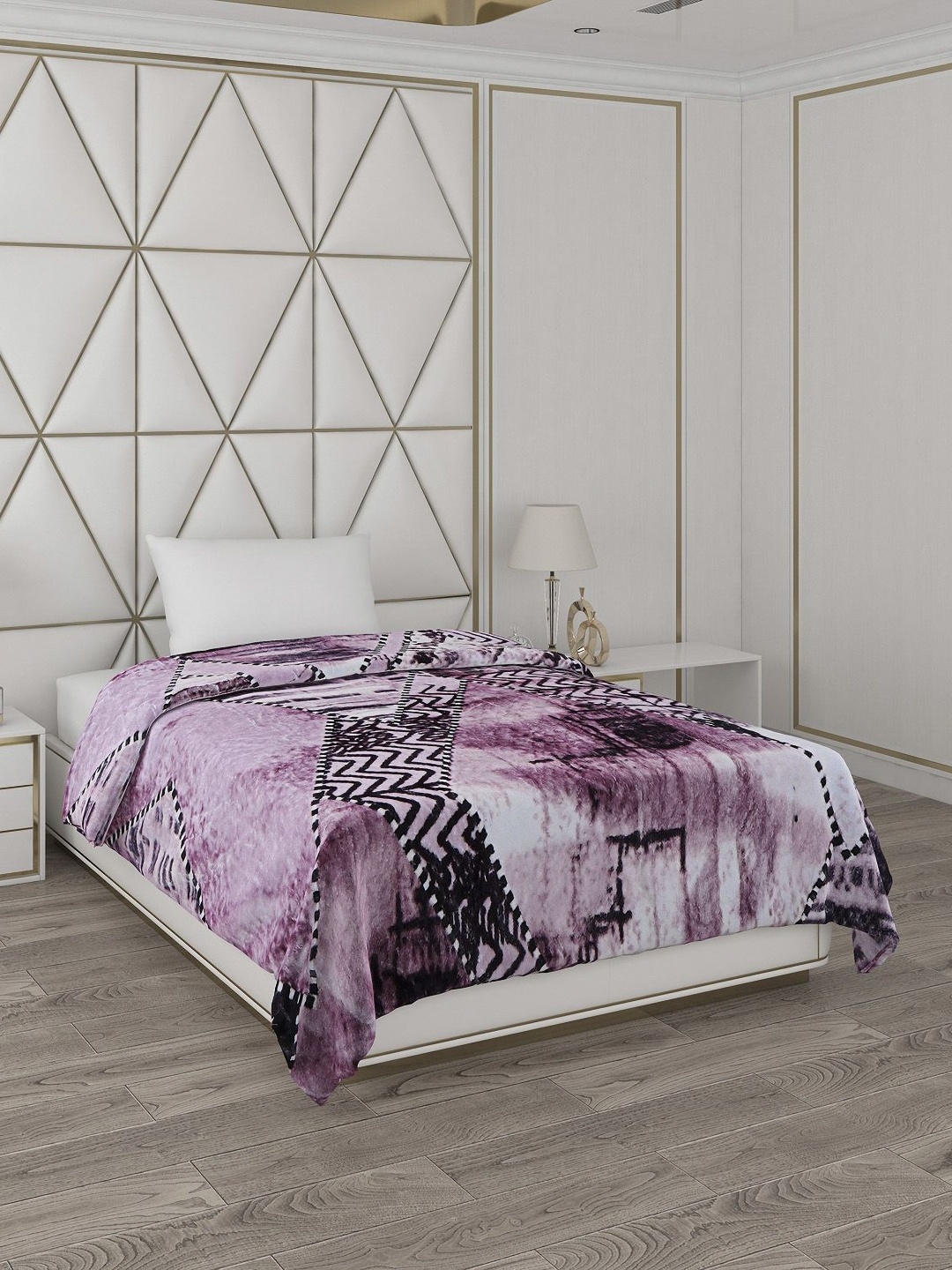 

Monte Carlo Purple & White Abstract Printed Mild Winter 550 GSM Single Bed Blanket