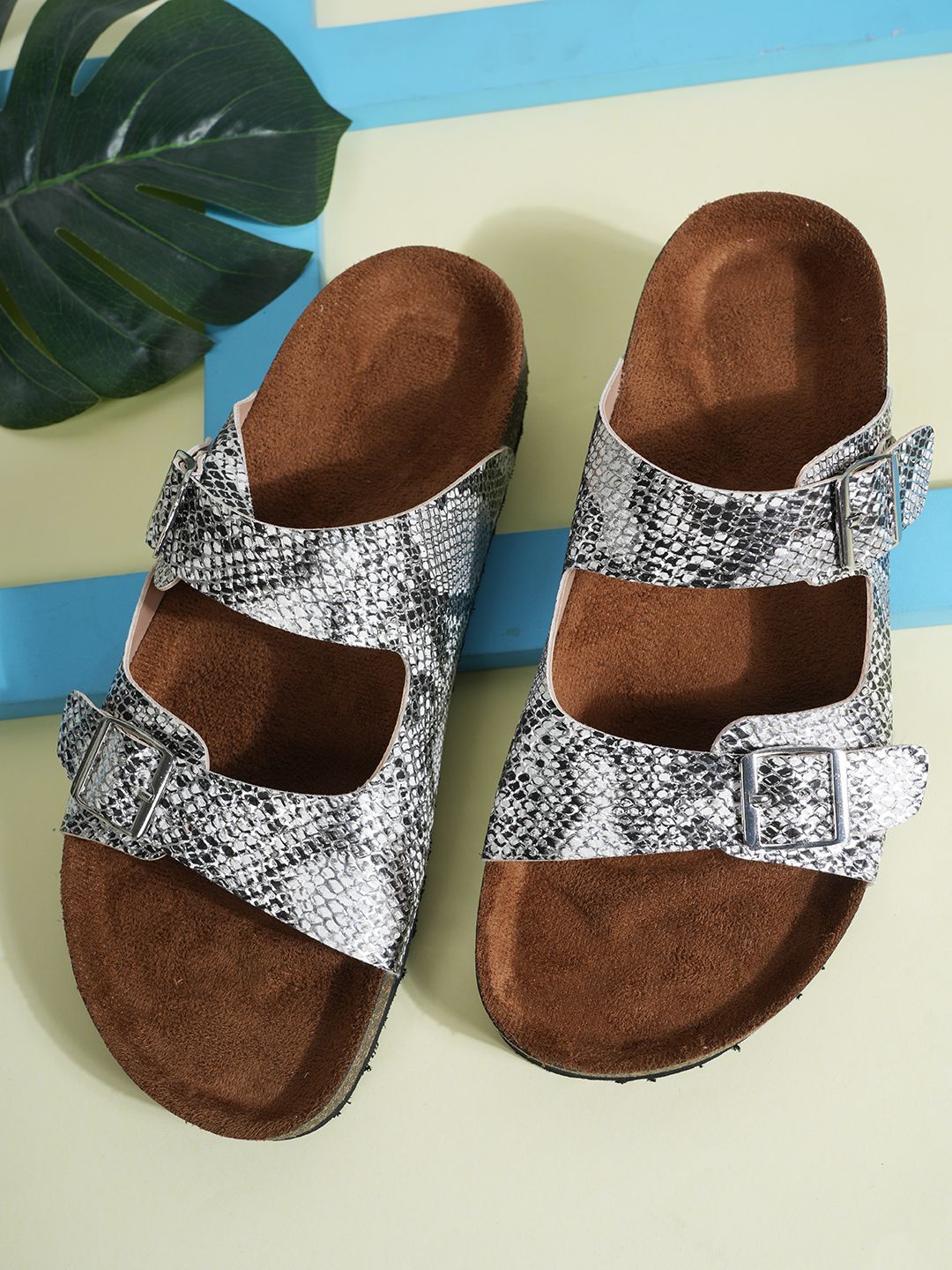 

MOZAFIA Women Printed Open Toe Flats, Silver