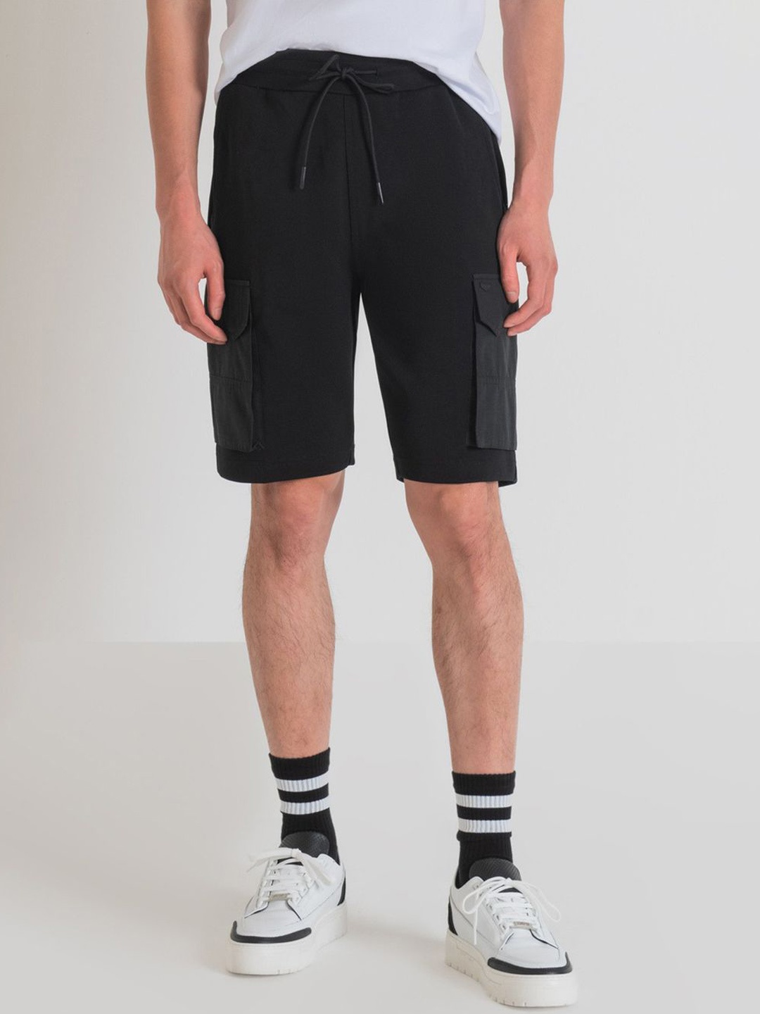 

Antony Morato Men Slim Fit Cargo Shorts, Black