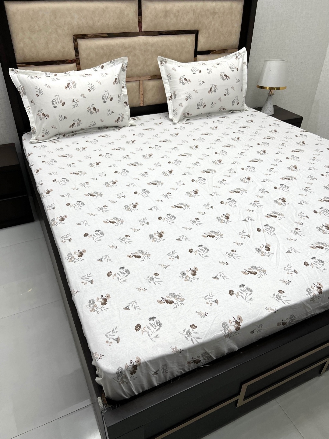 

Pure Decor White Floral 350 TC Cotton Super King Fitted Bedsheet With 2 Pillow Covers