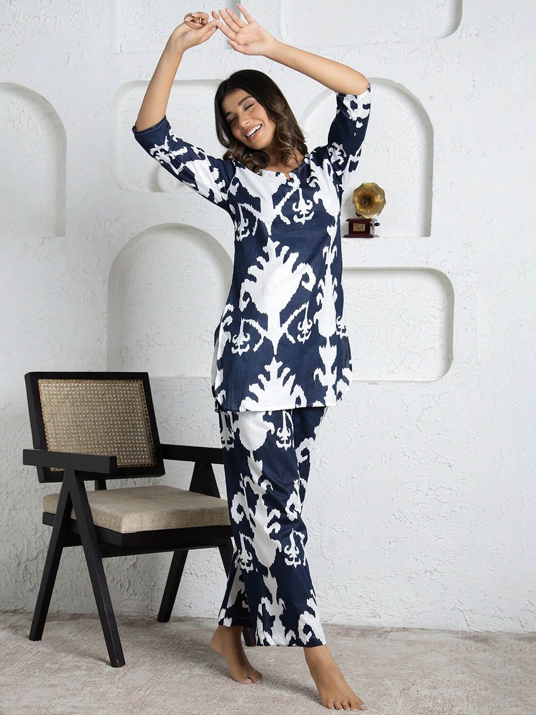 

KALINI Printed Tunic & Trouser, White