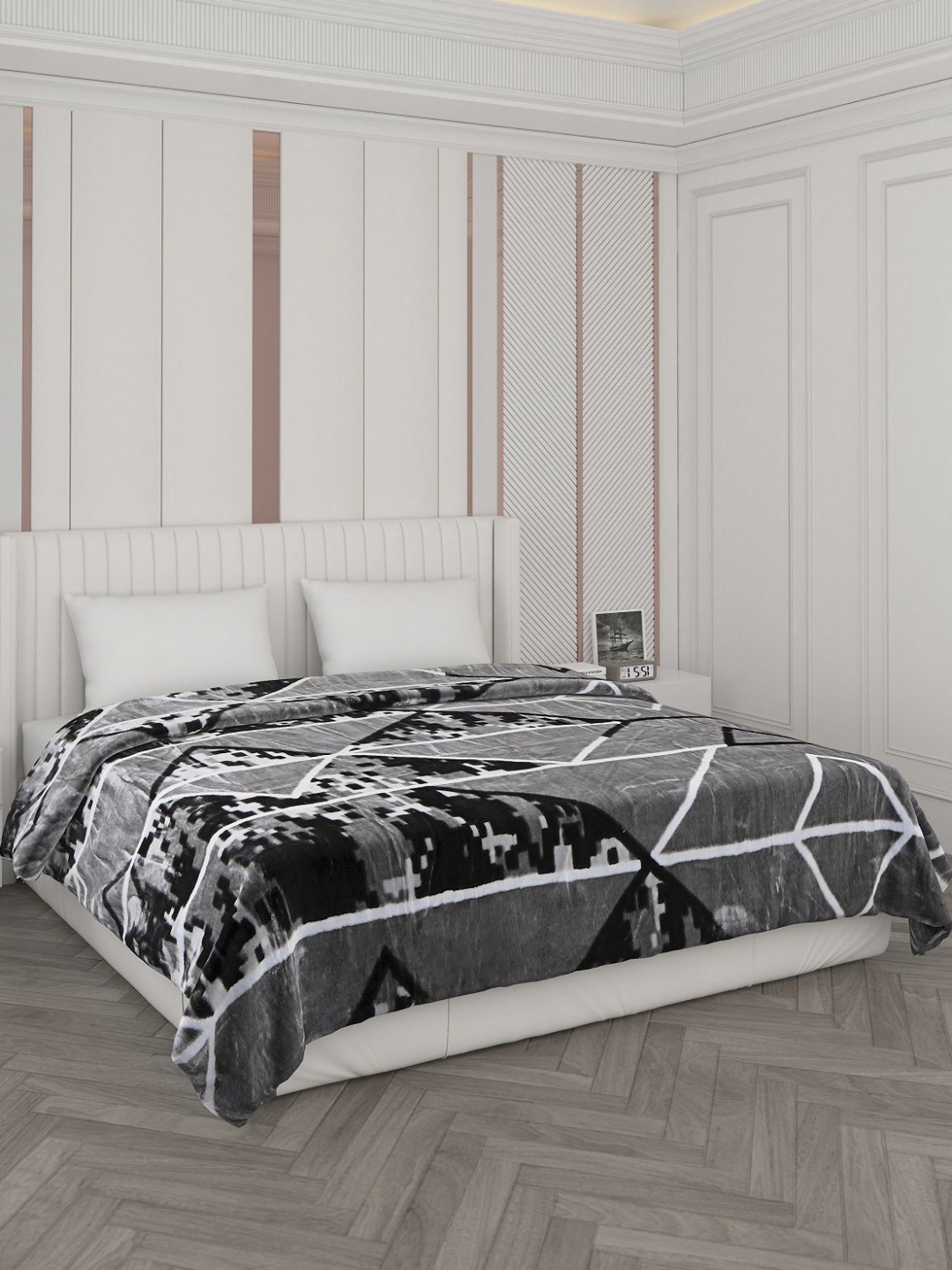 

Monte Carlo White & Grey Abstract Mild Winter 850 GSM Double Bed Blanket