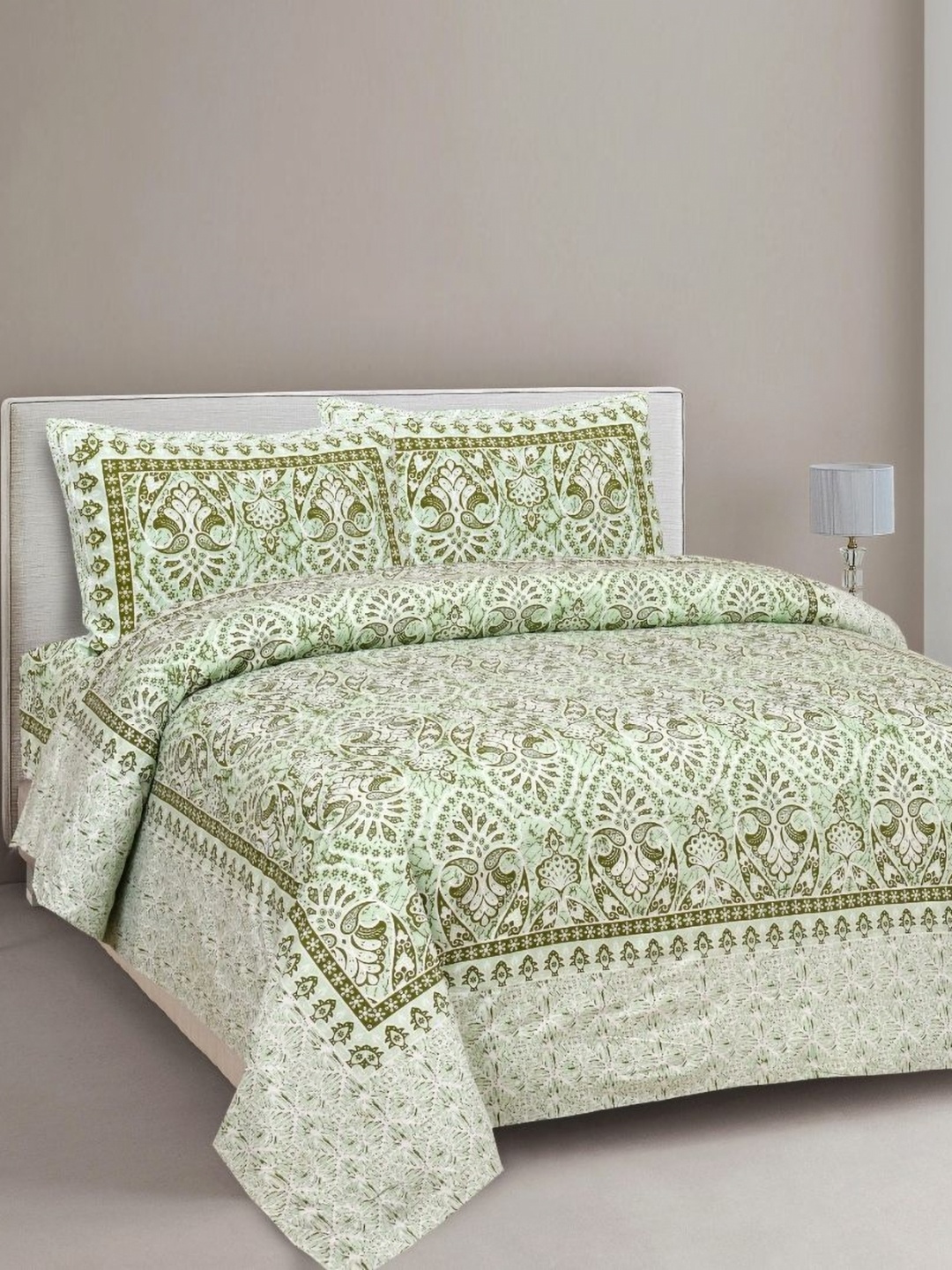 

CLOTHOLOGY Green & White Ethnic Motifs 180 TC King Bedsheet with 2 Pillow Covers