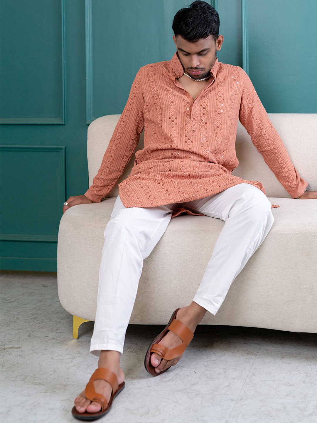 

Tistabene Geometric Embroidered Mandarin Collar Sequinned Cotton Kurta, Pink