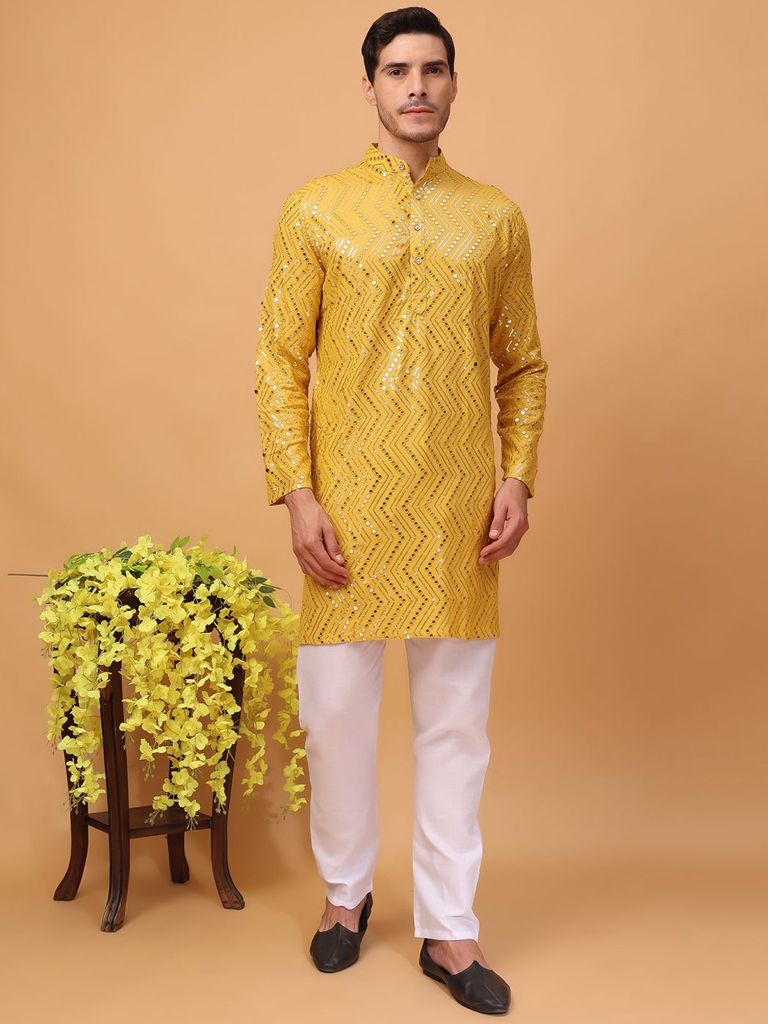 

Hangup Chevron Embroidered Mirror Work Mandarin Collar Straight Kurta with Pyjamas, Yellow