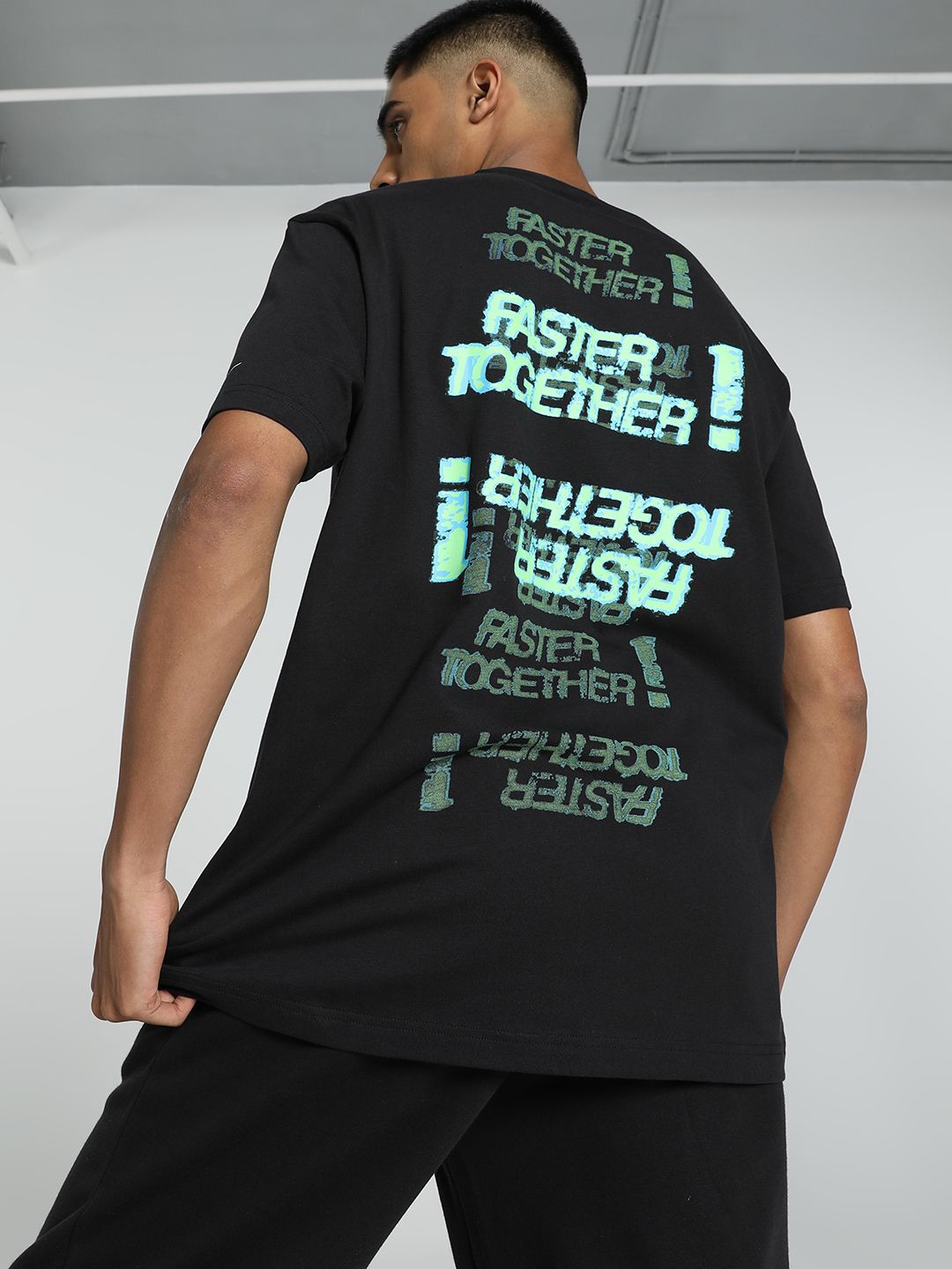 

PUMA Motorsport Men V-Neck Pockets T-shirt, Black