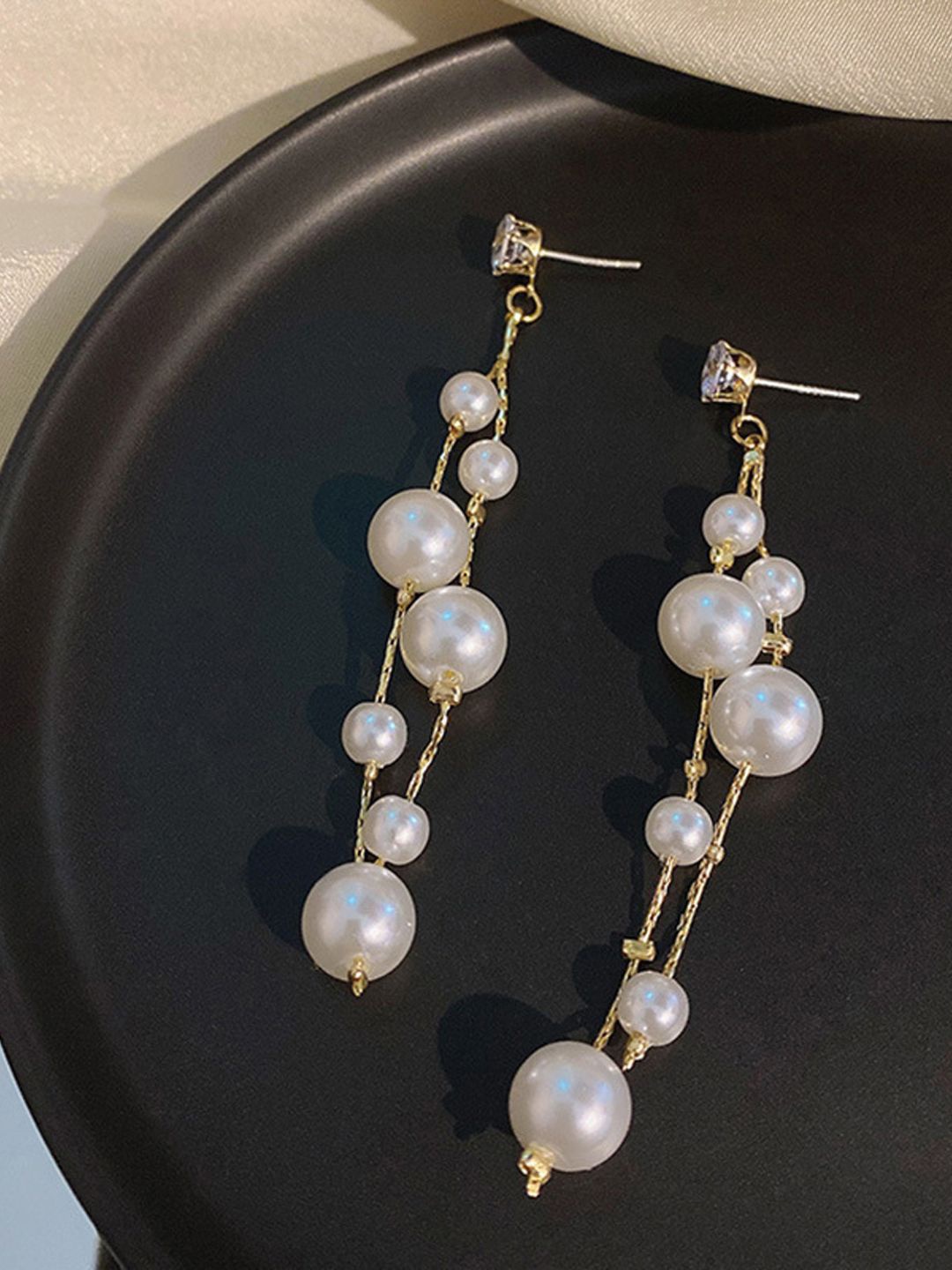 

KRENOZ Classic Drop Earrings, White