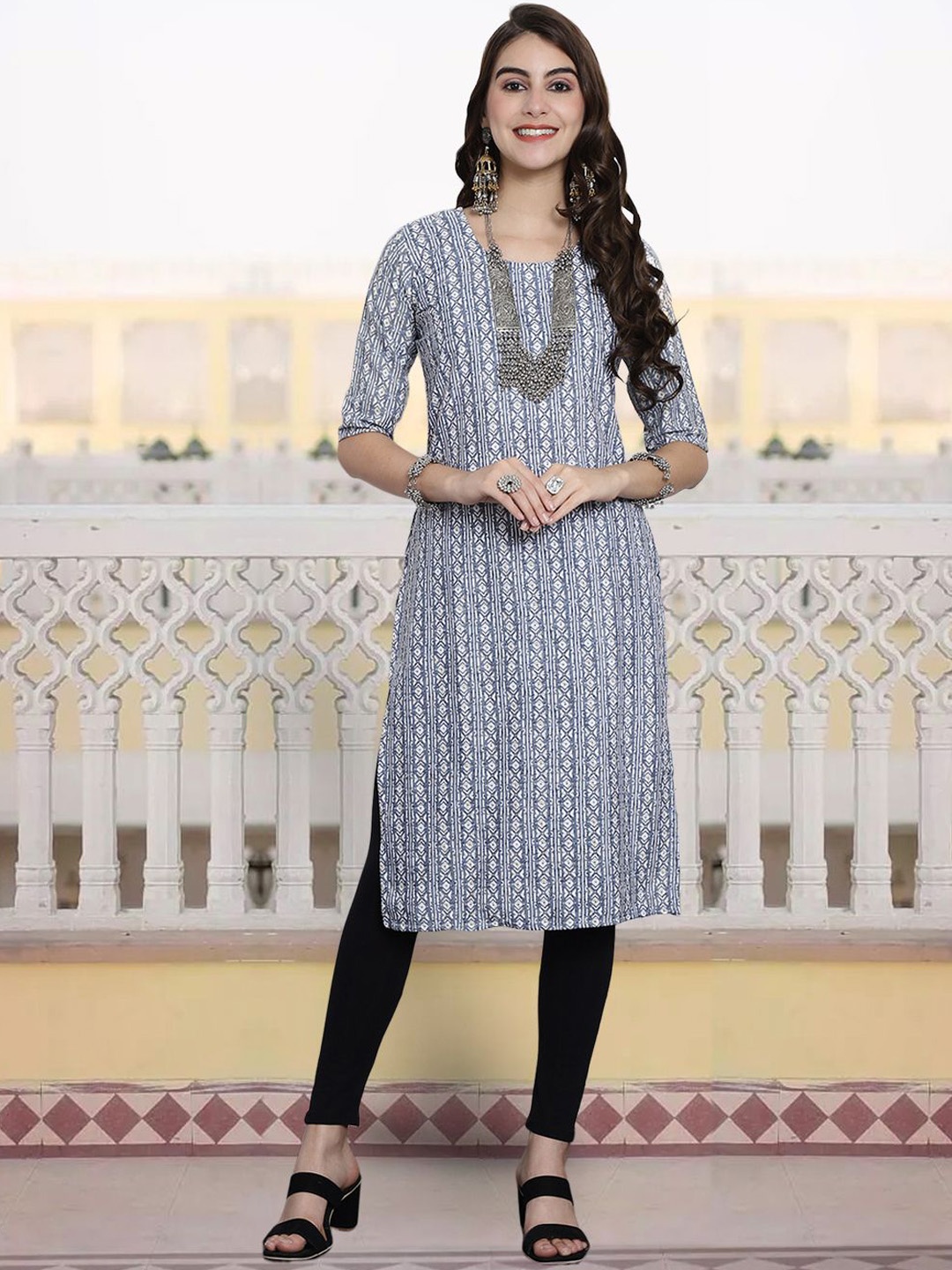 

7Threads Geometric Printed Round Neck Straight Kurta, Grey