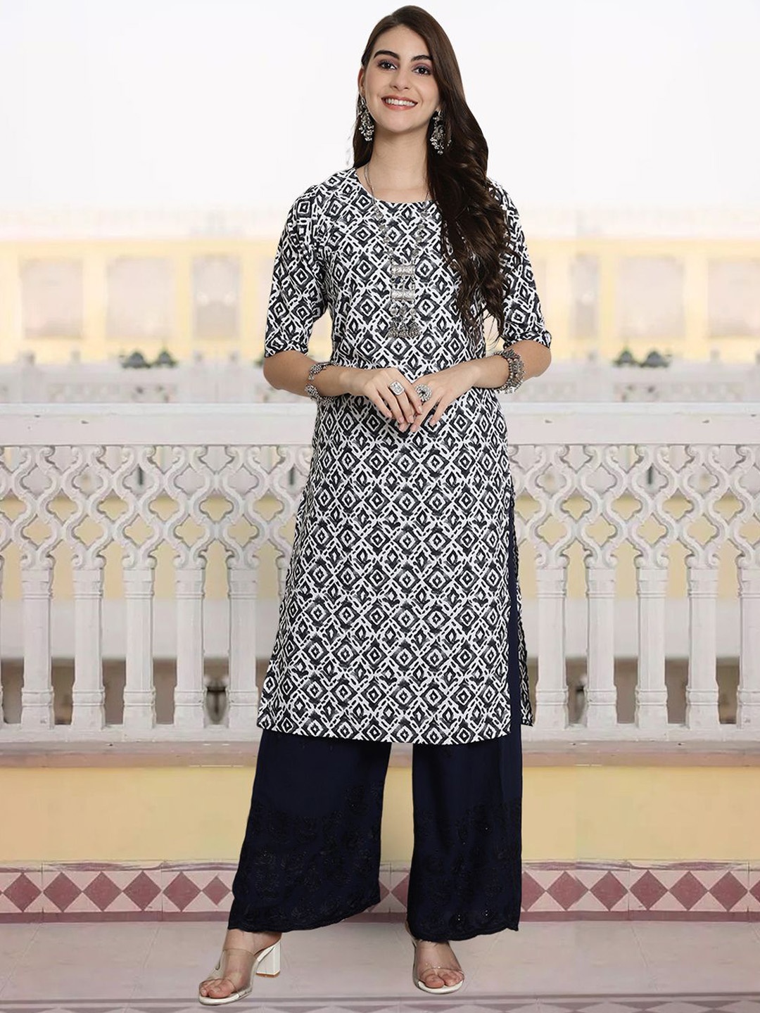 

7Threads Women Geometric Printed Round Neck Straight Kurta, White