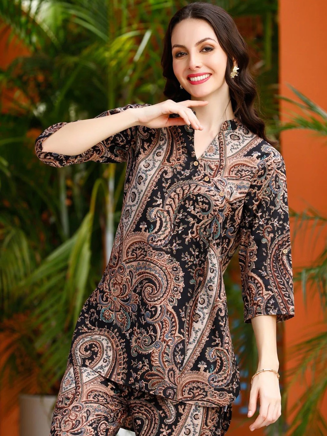 

KALINI Ethnic Motifs Printed Mandarin Collar Tunic And Trousers, Black