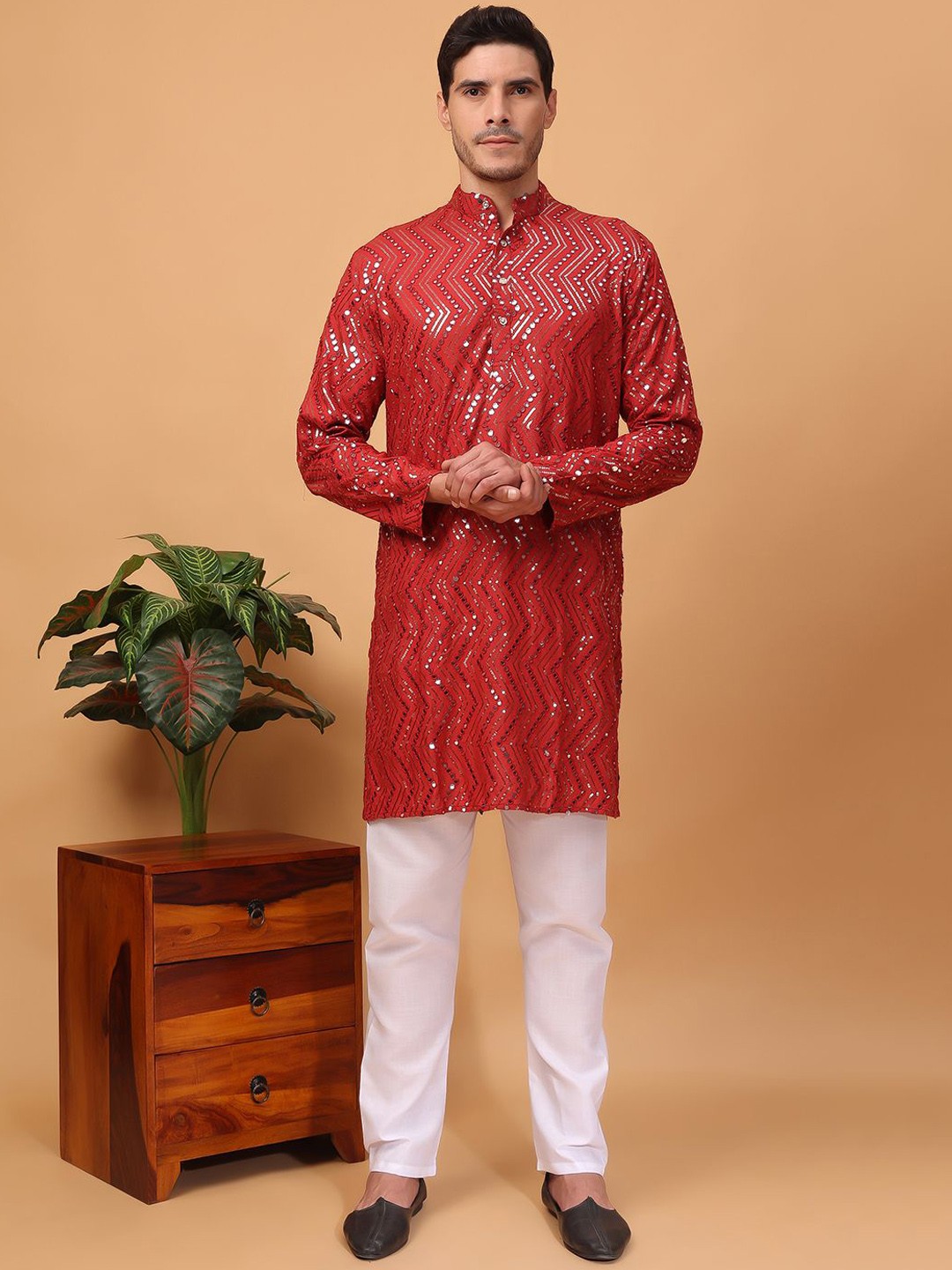 

Hangup Geometric Embroidered Mirror Work Mandarin Collar Straight Kurta with Pyjamas, Red