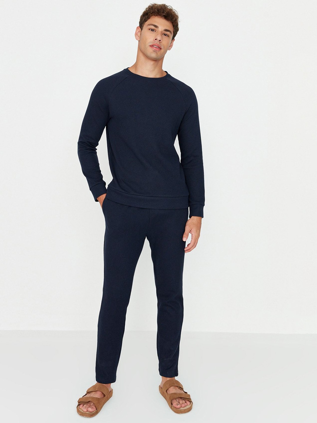 

Trendyol Men Round Neck Night suit, Na