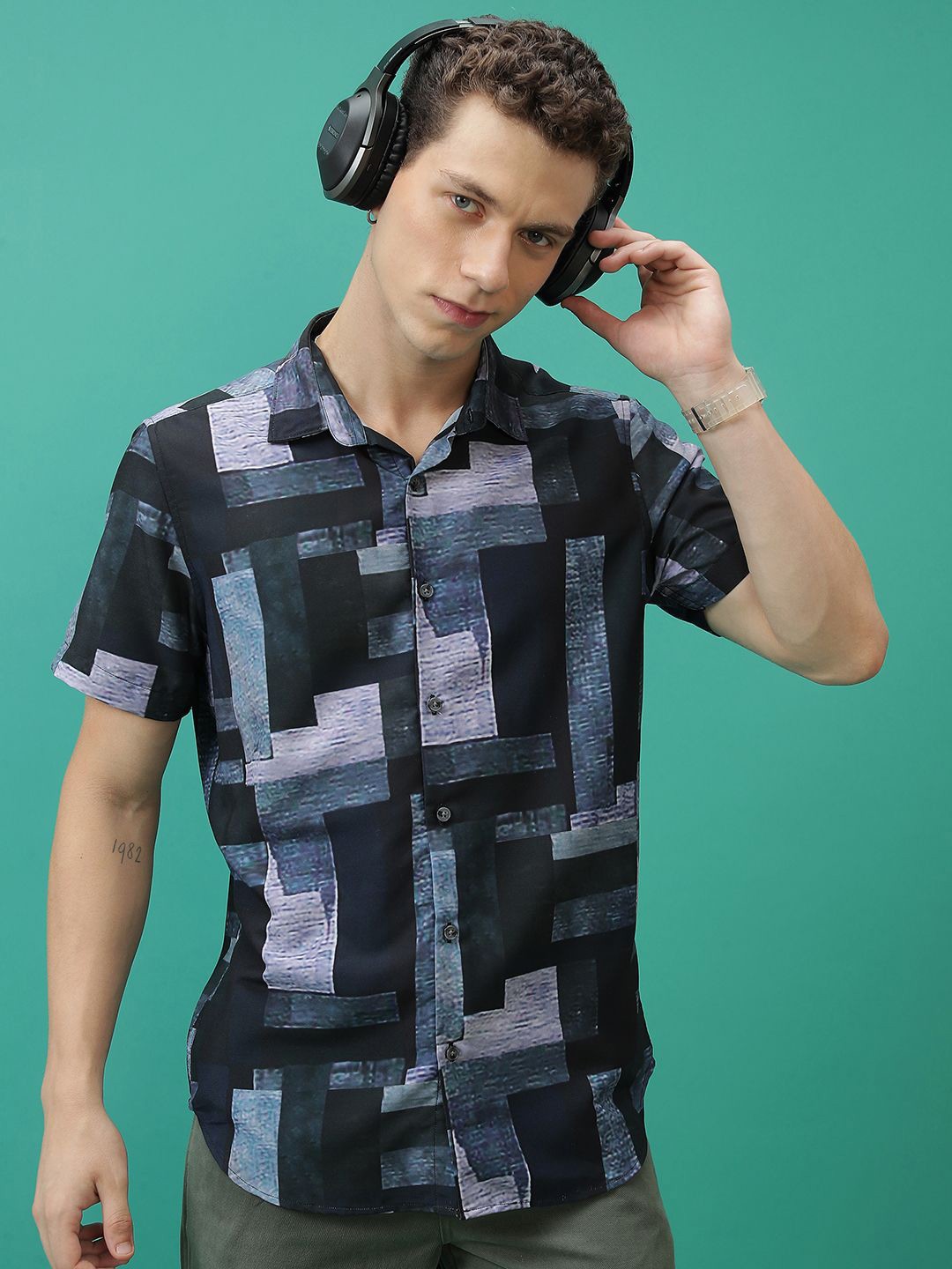 

HIGHLANDER Men Slim Fit Opaque Printed Casual Shirt, Black