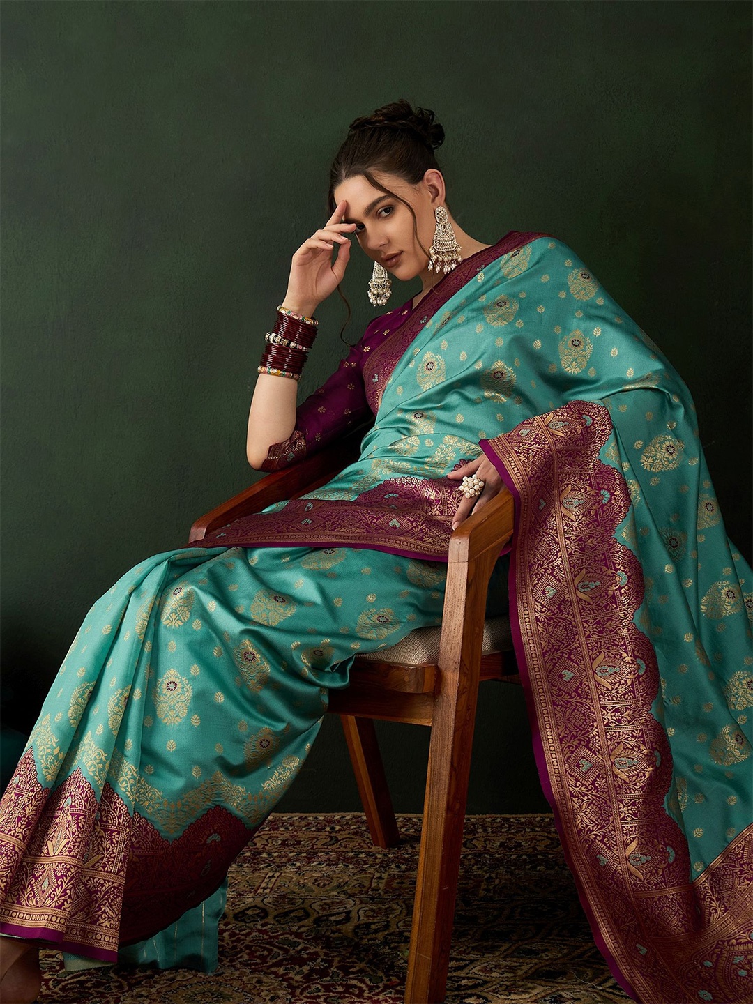 

Sangria Woven Design Saree With Blouse Piece, Blue