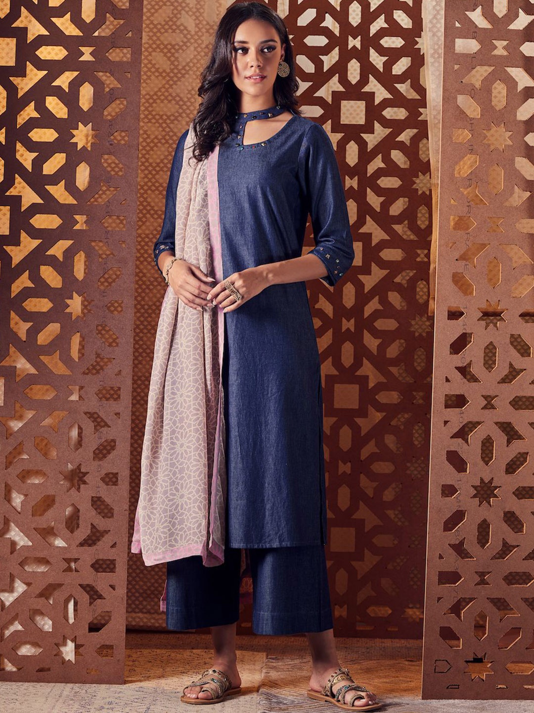 

charkhee Beads and Stones Pure Cotton A-Line Kurta with Pyjama & Dupatta, Navy blue