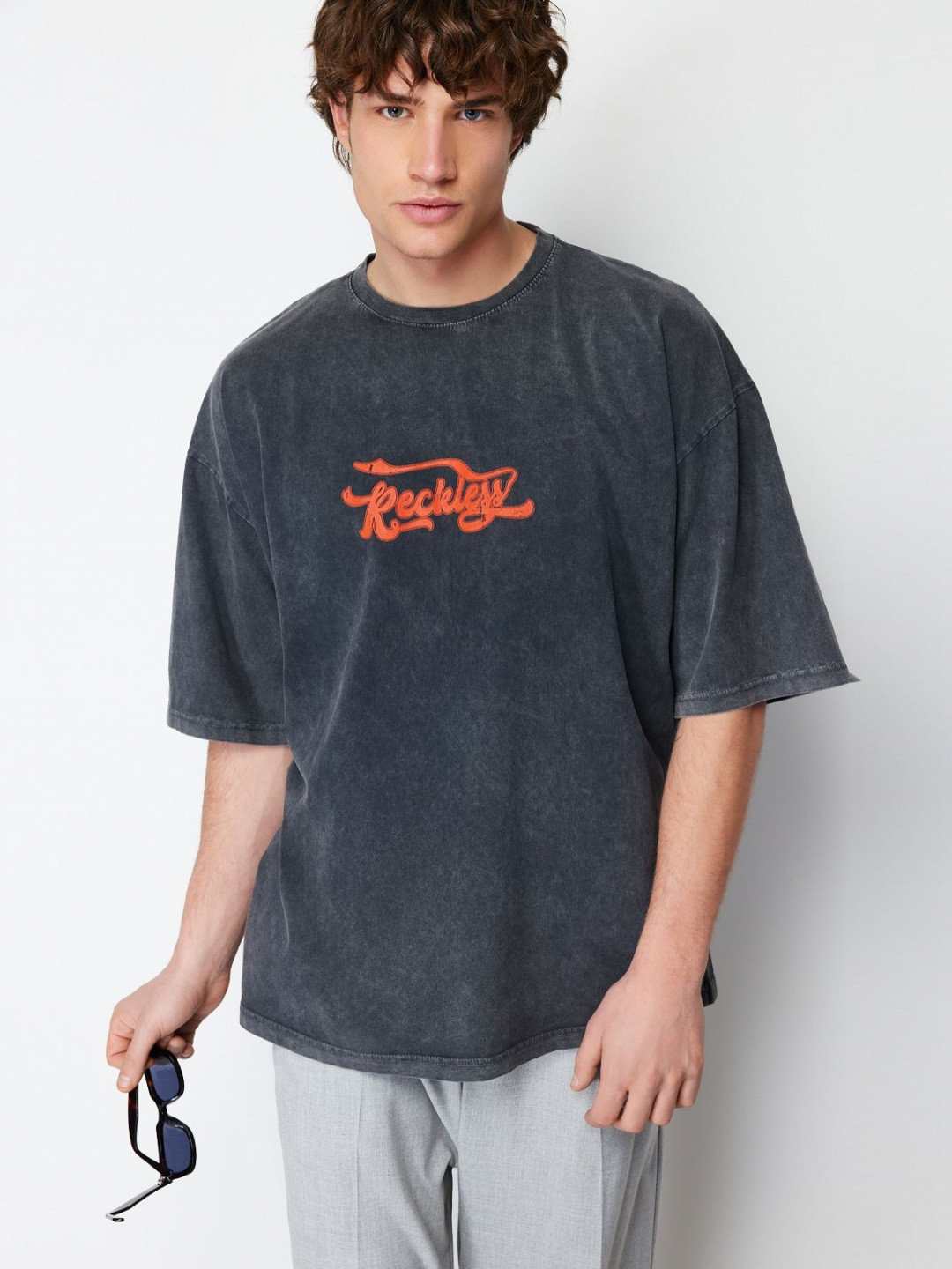 

Trendyol Men Typography Printed T-shirt, Na