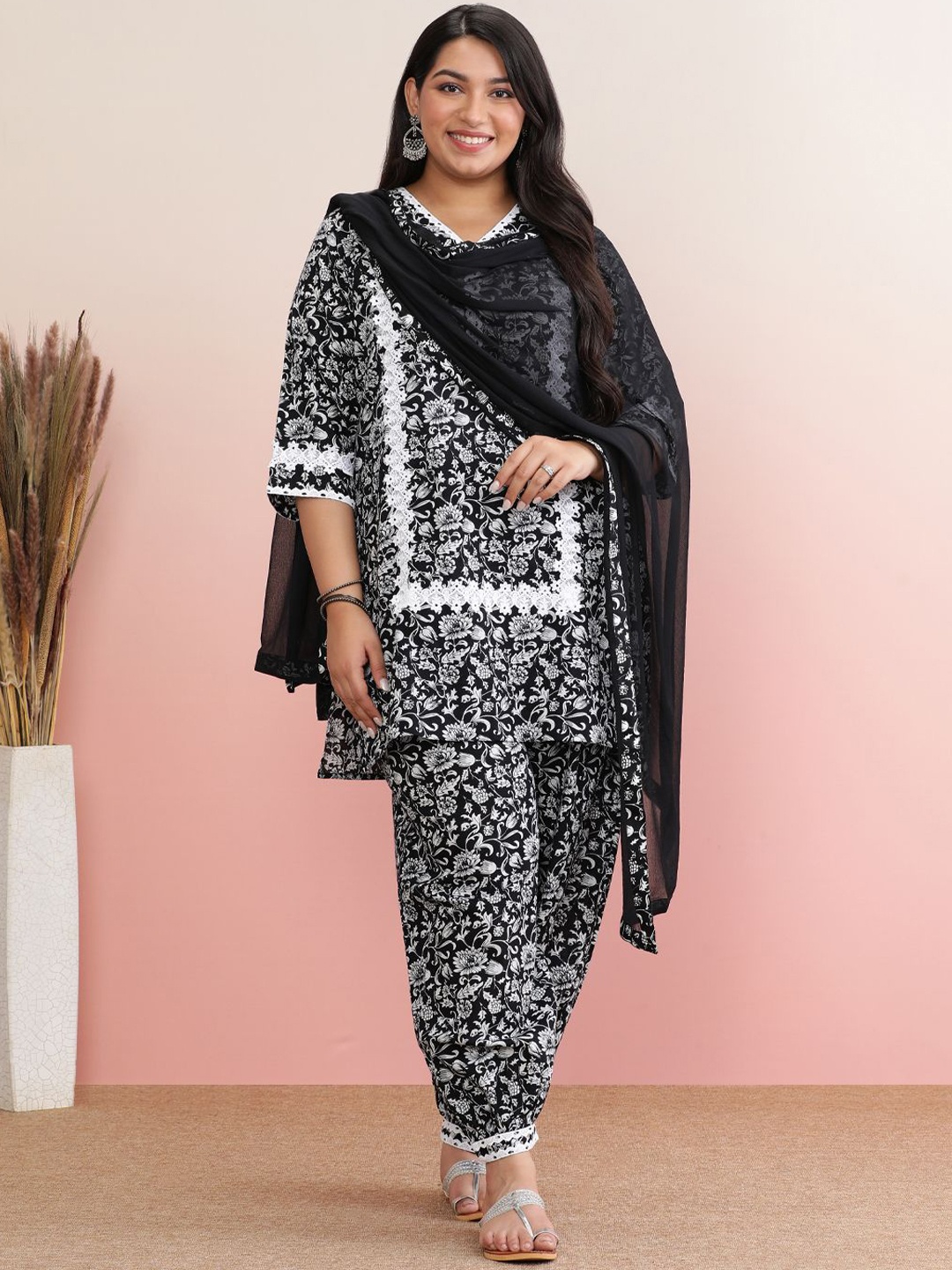 

anayna Plus Size Floral Printed Pure Cotton Kurta with Salwar & Dupatta, Black