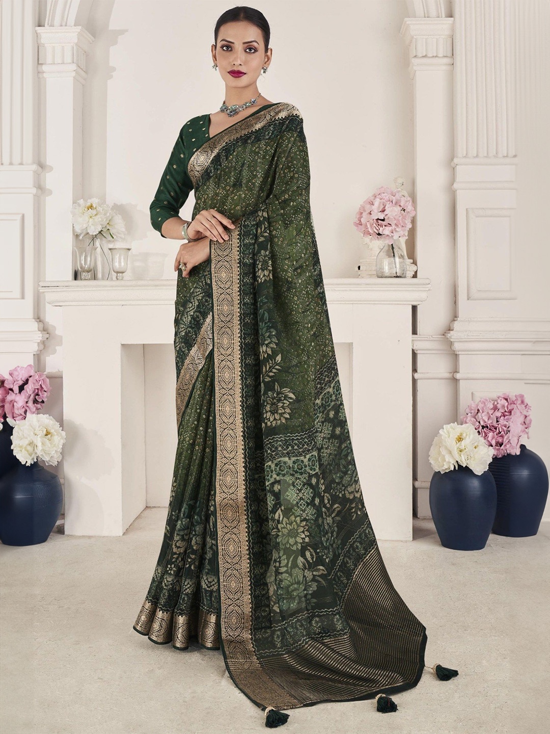 

MySilkLove Floral Embroidered Silk Blend Banarasi Saree, Green