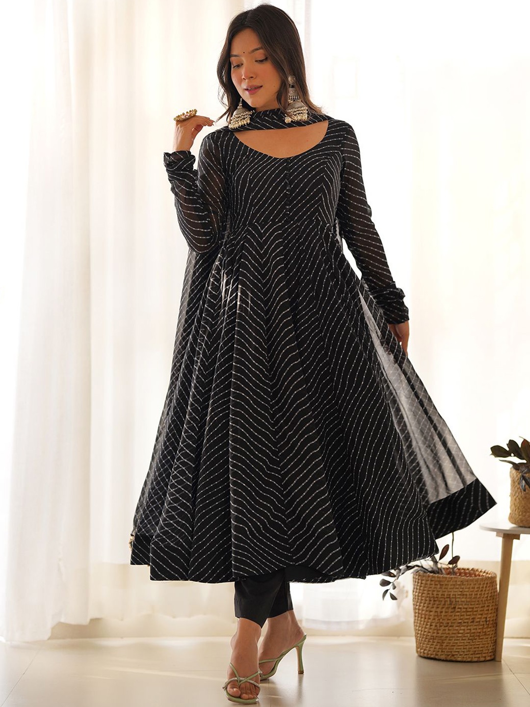 

ZIBLON Leheriya Printed Regular Gotta Patti Georgette Kurta With Trousers & Dupatta, Black