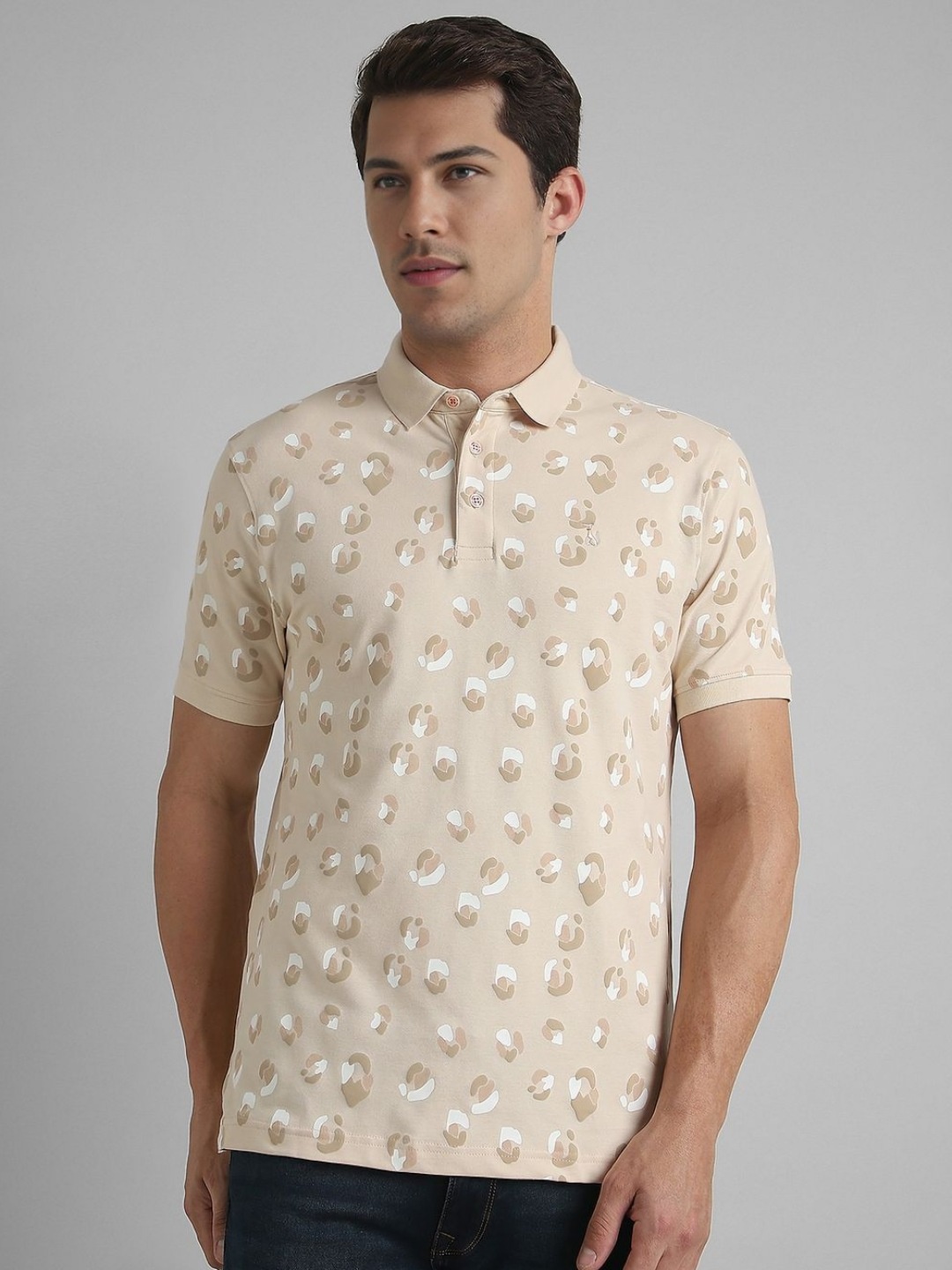 

SIMON CARTER LONDON Men Printed Polo Collar Pockets Slim Fit T-shirt, Beige