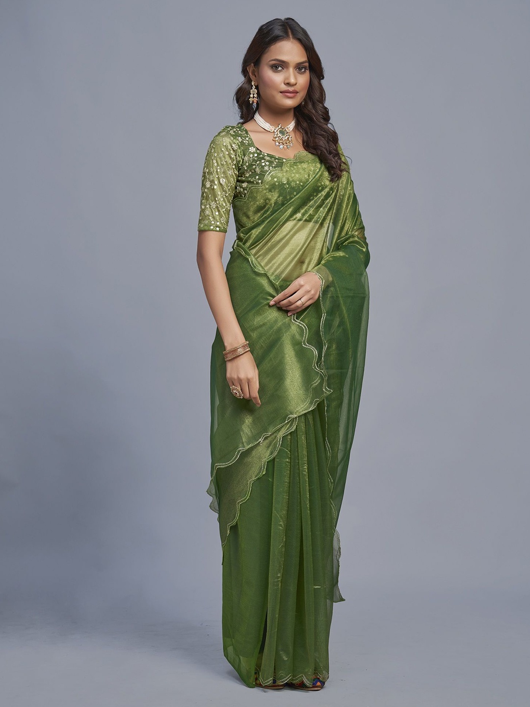 

APNISHA Embroidered Organza Saree, Green