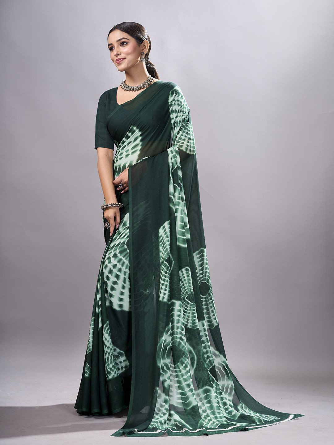 

VIRICA Tie and Dye Poly Georgette Saree, Green