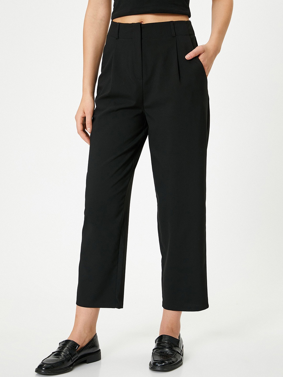 

Koton Women Pleated Cropped Trousers, Black