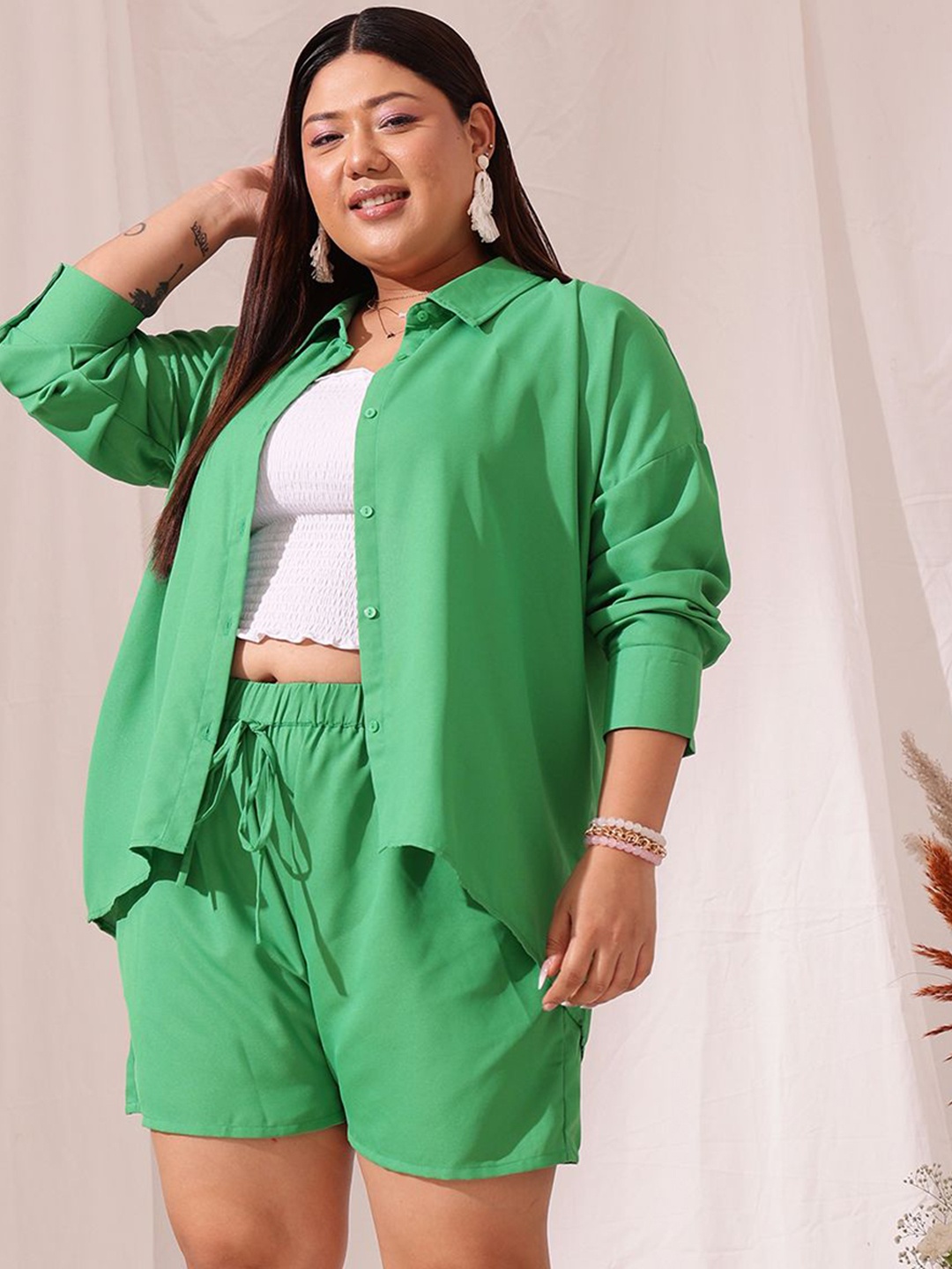 

CURVY STREET Plus Size Long Sleeves Shirt With Shorts, Green