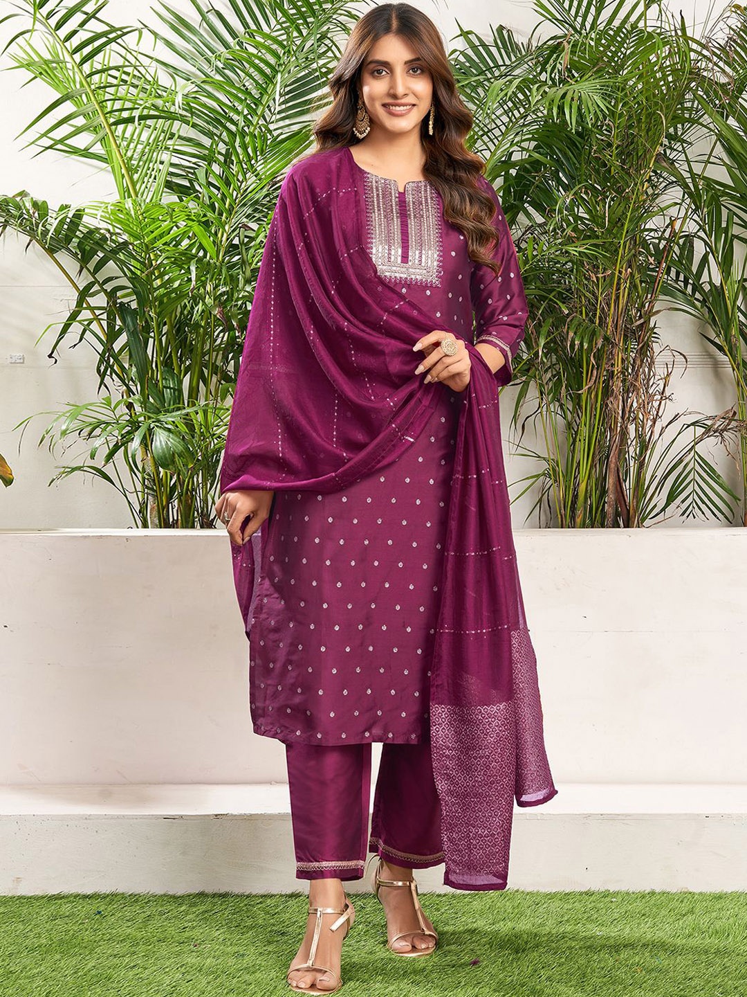 

SKYLEE Ethnic Motifs Printed Sequinned Kurta with Trousers & With Dupatta, Magenta