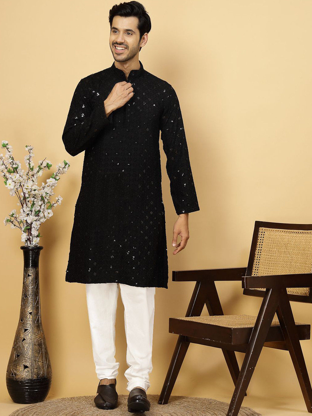 

FABINALIV Ethnic Motifs Embroidered Sequined Pure Cotton Kurta, Black