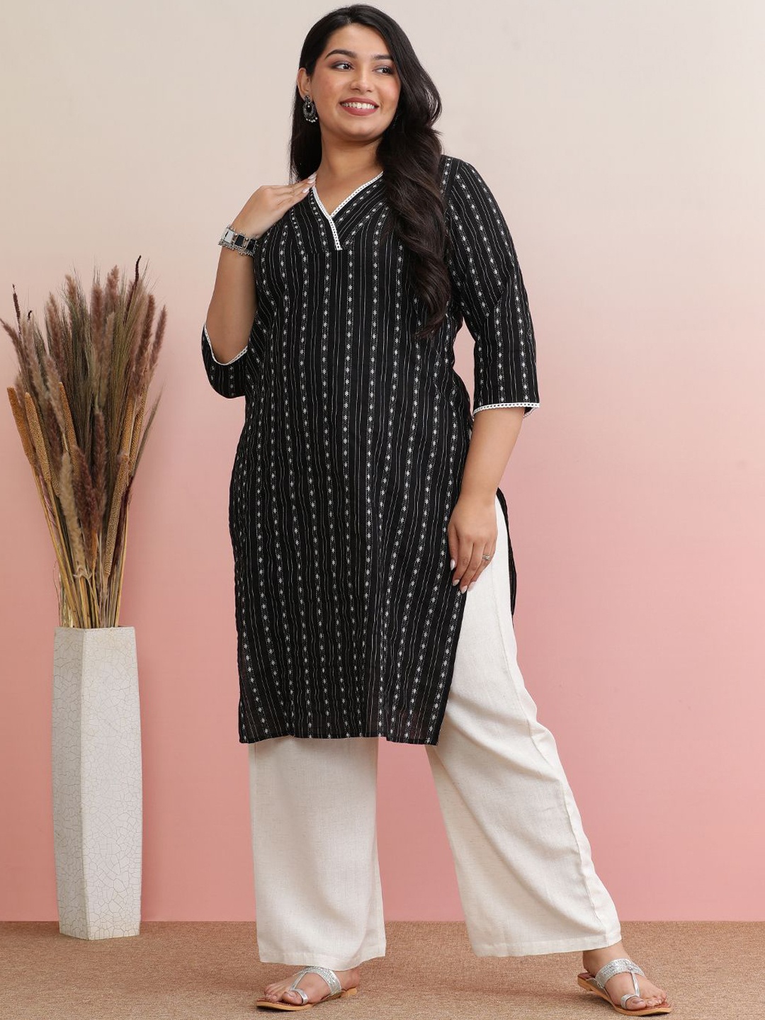 

anayna Plus Size Geometric Printed Dobby Cotton Straight Kurta, Black