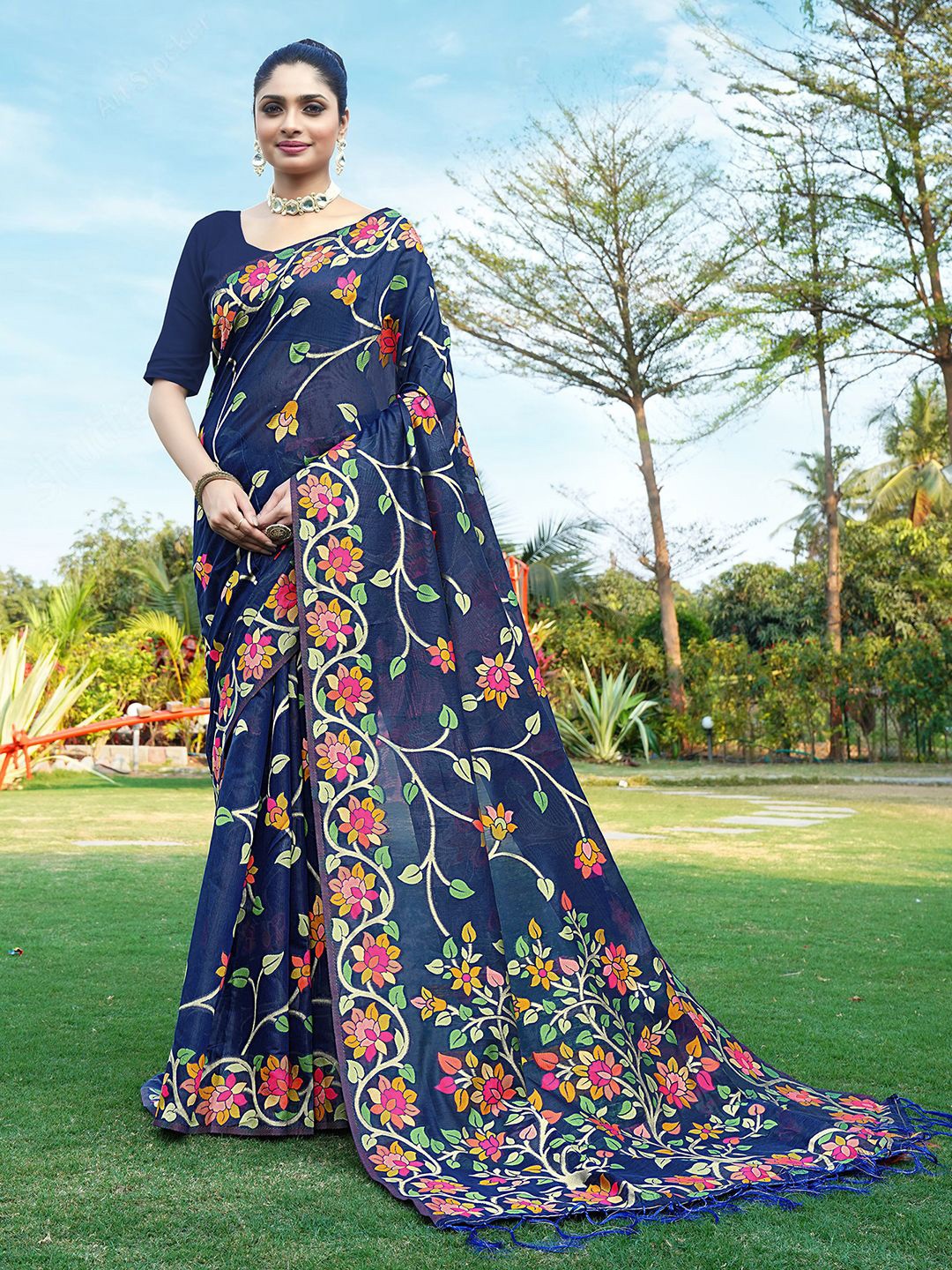 

Satrani Ethnic Motifs Kashida Pure Cotton Jamdani Saree, Blue
