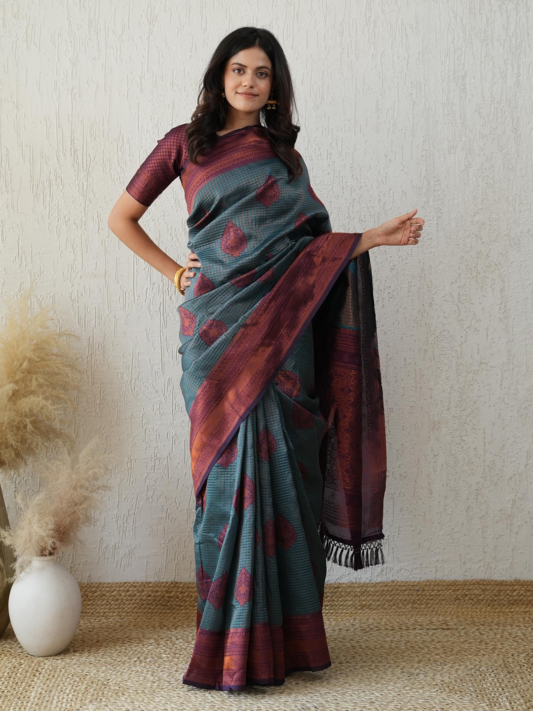 

Dori Woven Design Silk Blend Banarasi Saree, Blue