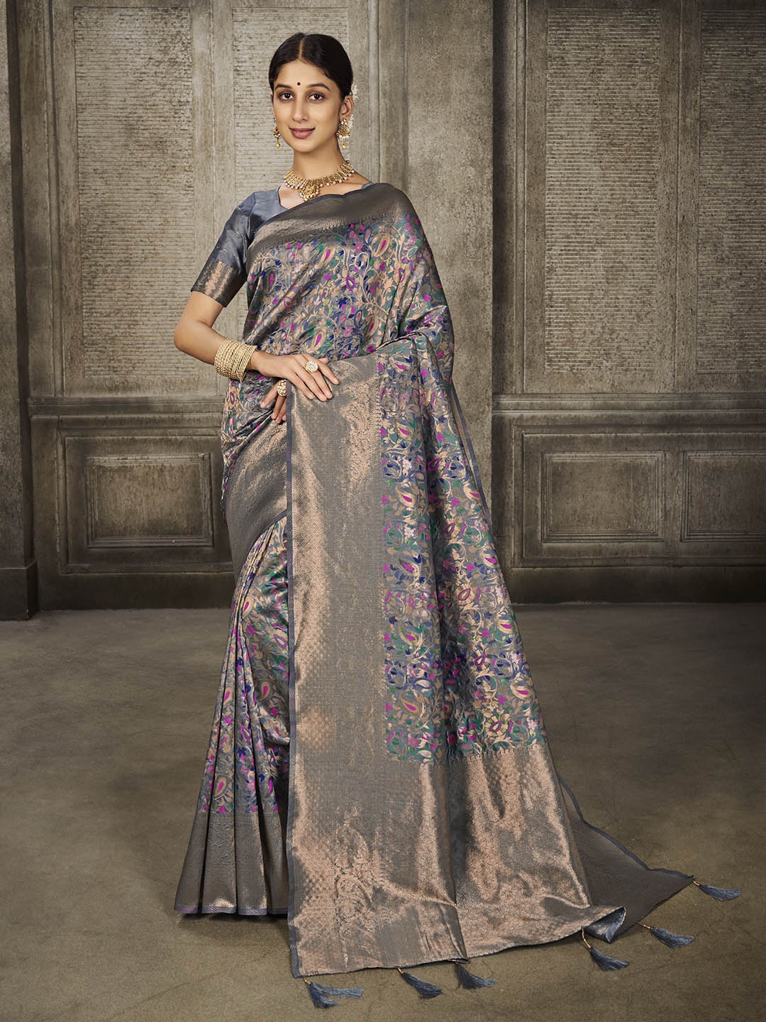 

AWRIYA Woven Design Zari Pure Silk Banarasi Saree, Grey