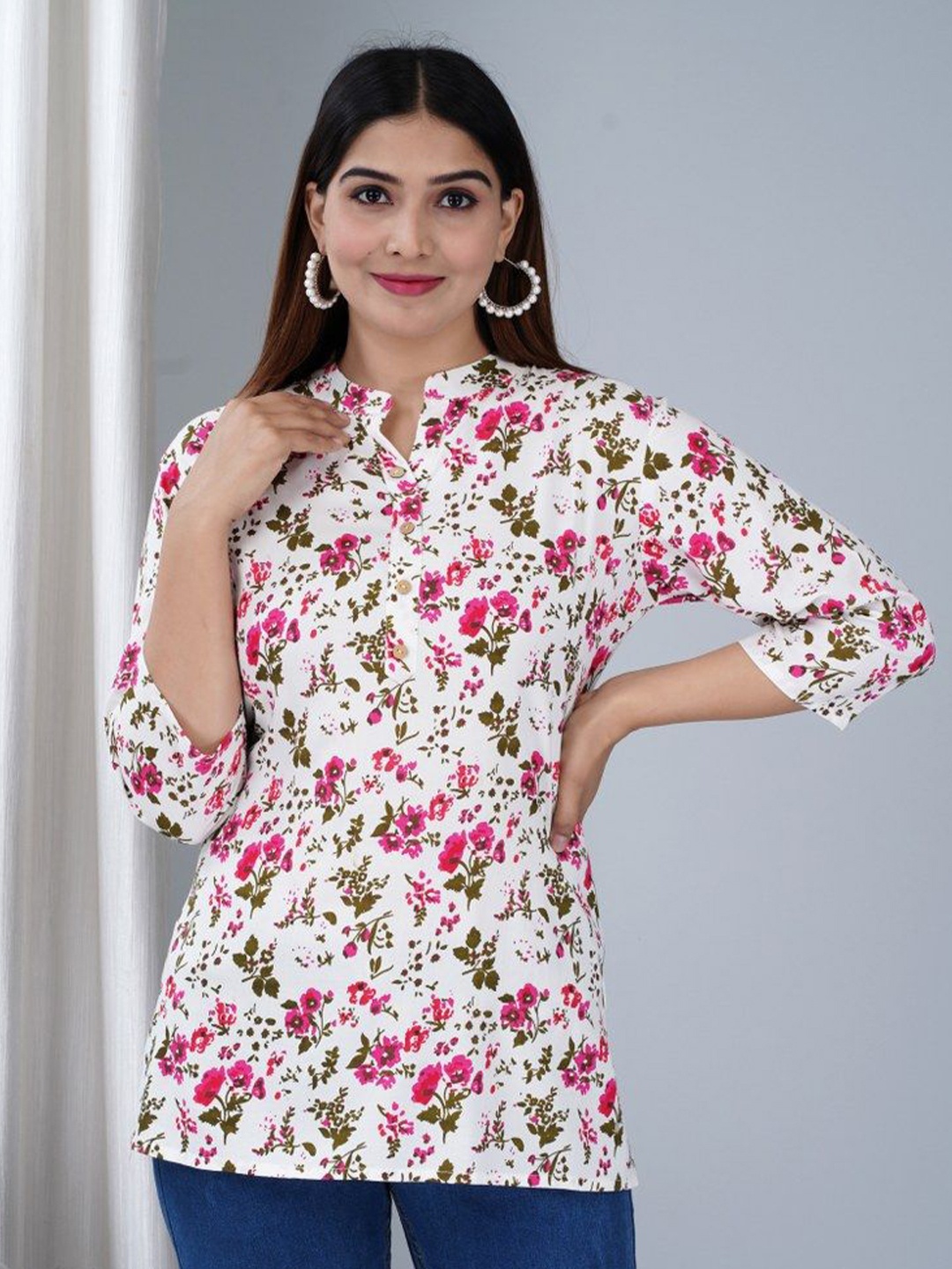 

TANISHA Women Floral Printed Mandarin Collar Top, White