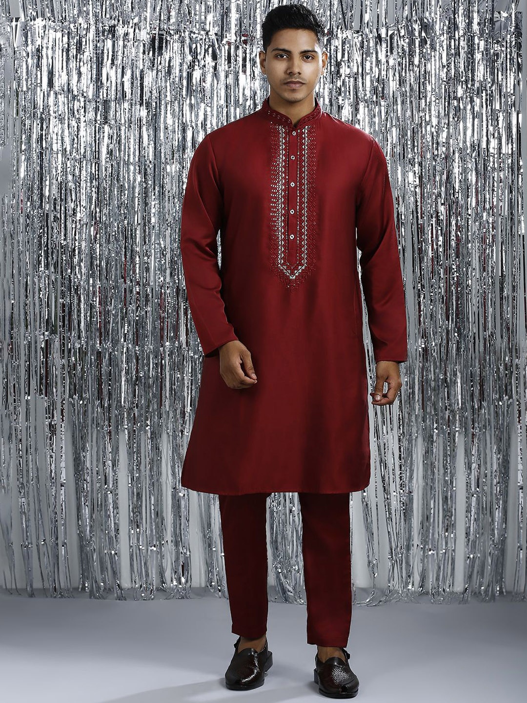 

Be Desi Men Floral Embroidered Regular Kurta with Pyjamas, Maroon