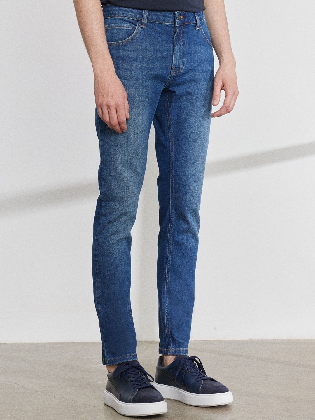 

ALTINYILDIZ CLASSICS AC Co. Men Regular Fit Mid-Rise Light Fade Jeans, Blue