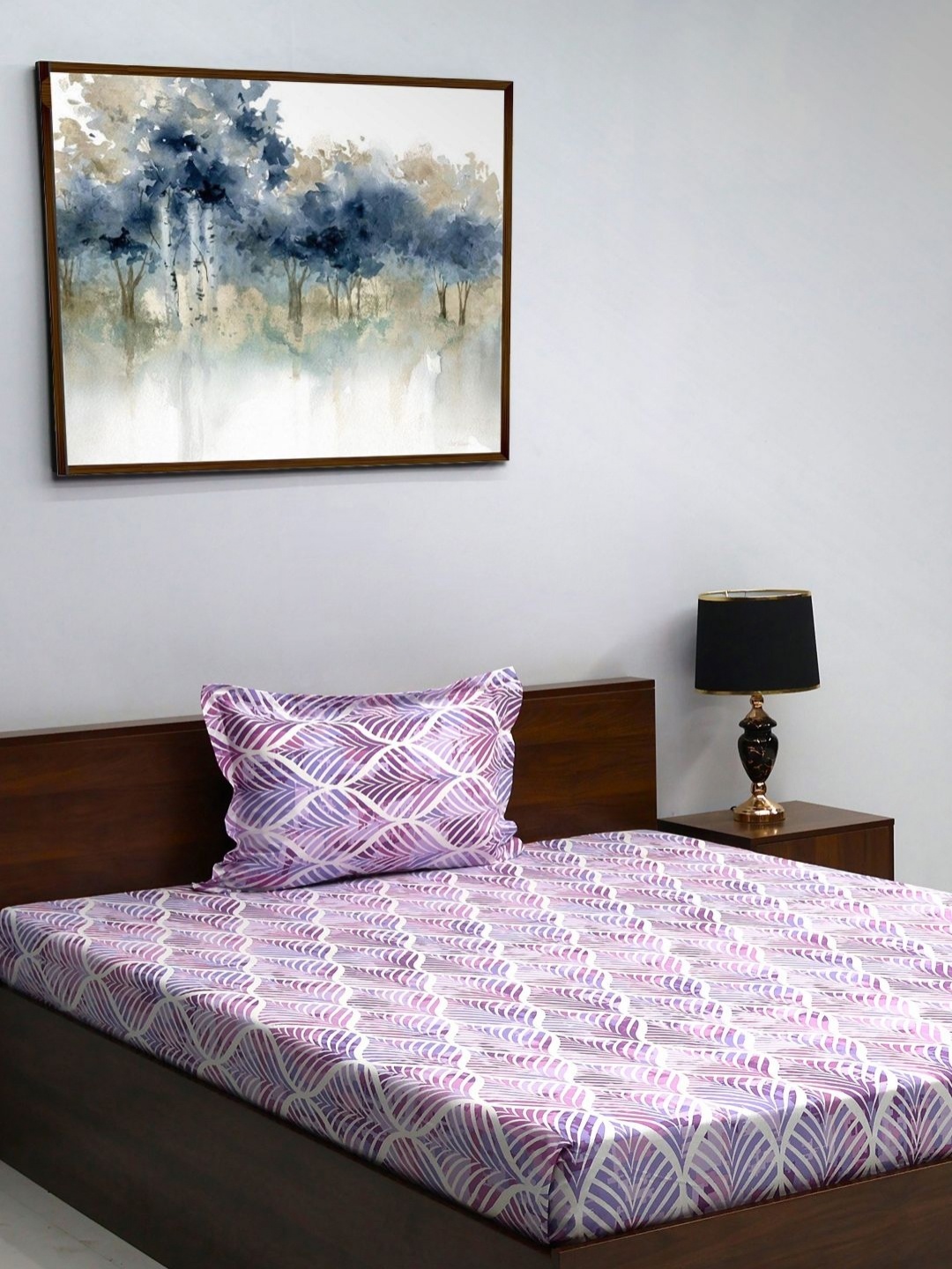 

BOMBAY DYEING Cardinal Magenta & White Floral 120 TC Pure Cotton Single Bedsheet Set