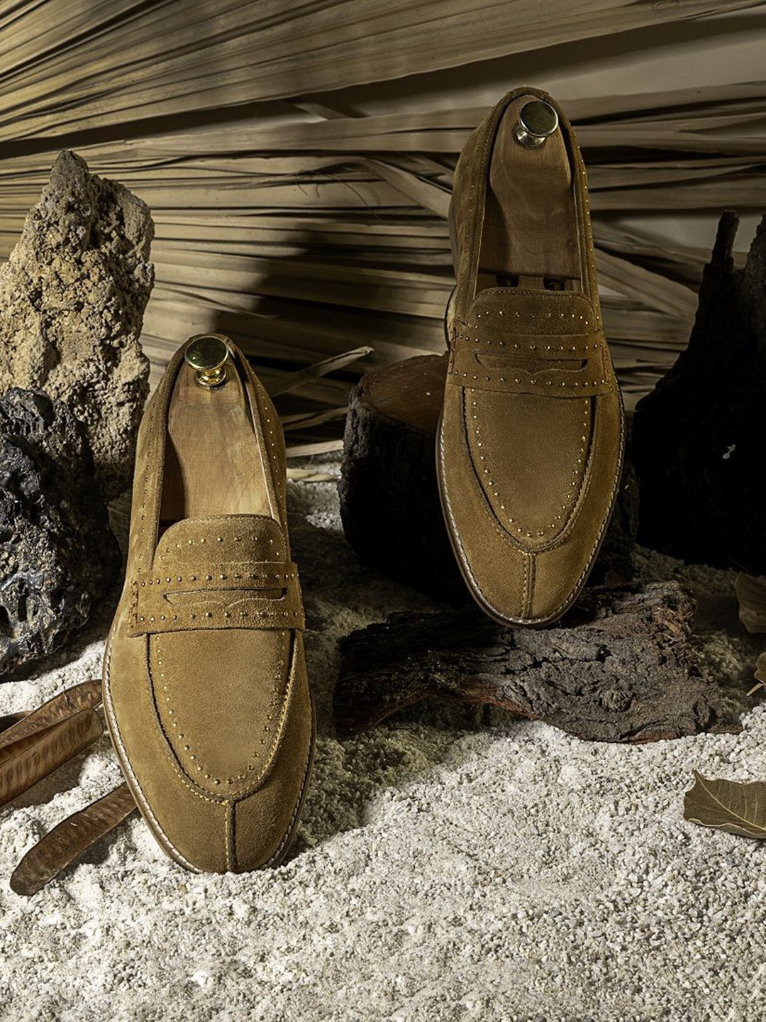 

GRIFFIN Men Lightweight Suede Loafers, Tan