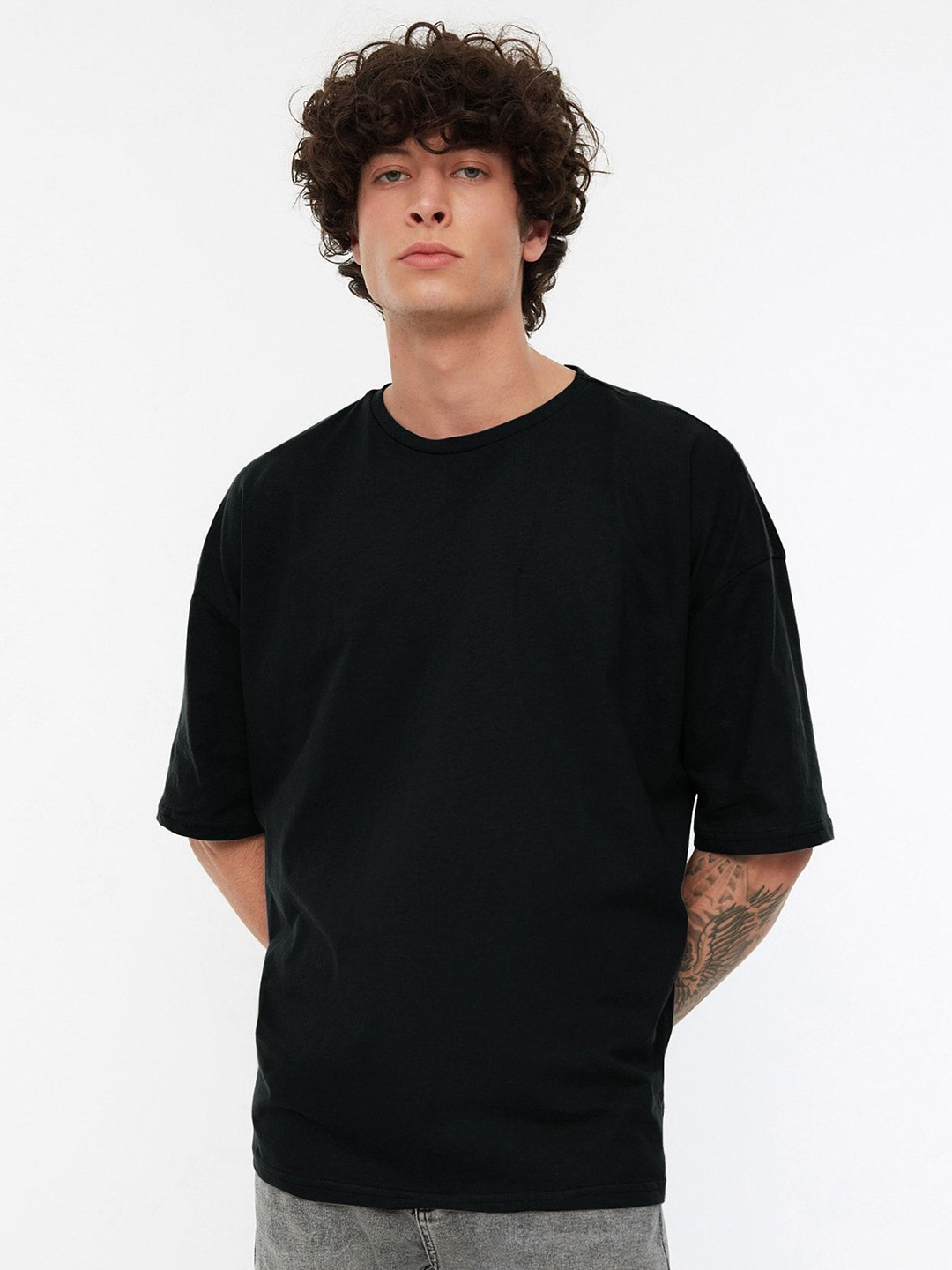 

Trendyol Men Solid Round Neck Cotton Oversized T-Shirt, Na