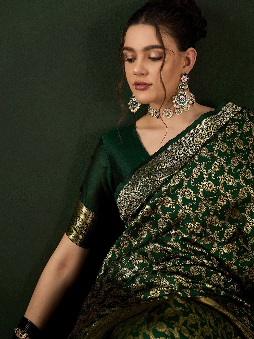 

Sangria Woven Design Saree With Blouse Piece, Green