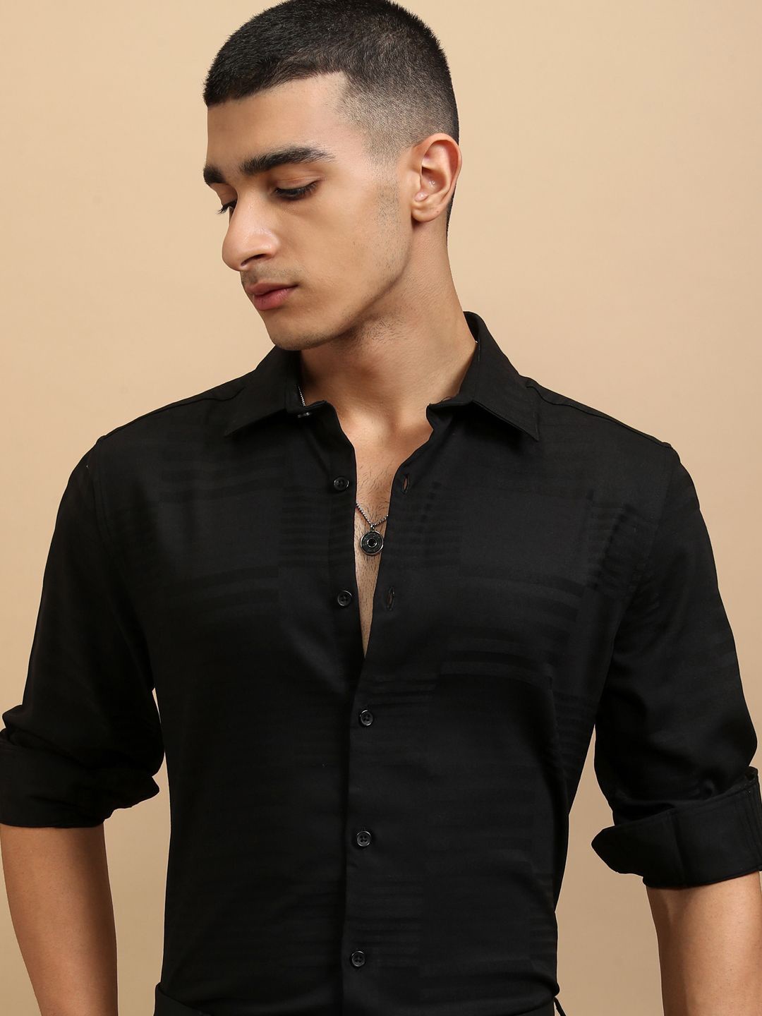 

Highlander Men Dobby Textured Solid Occation Slim Fit Shirt, Black