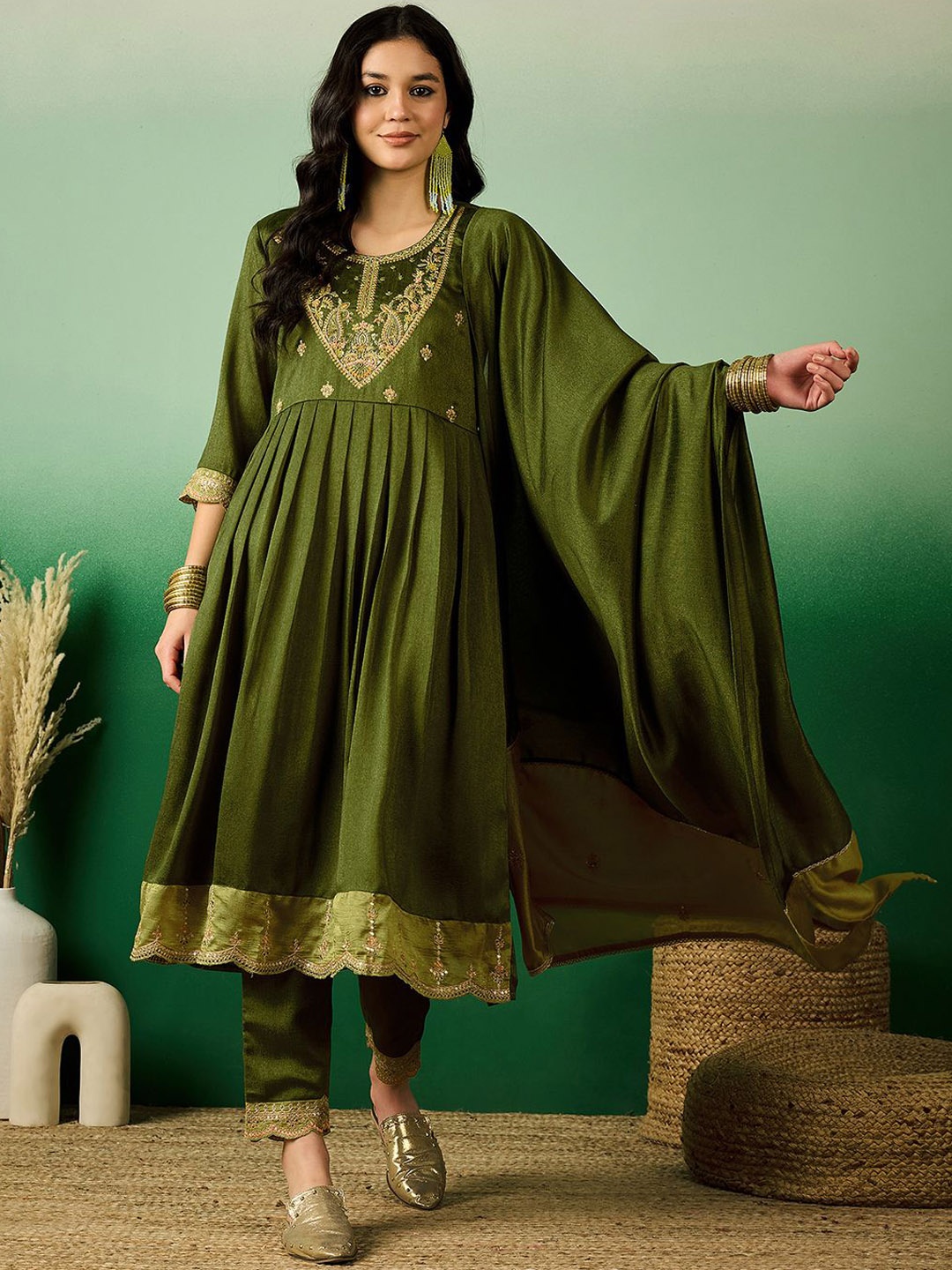 

Sangria Embroidered Kurta With Trouser & Dupatta, Olive