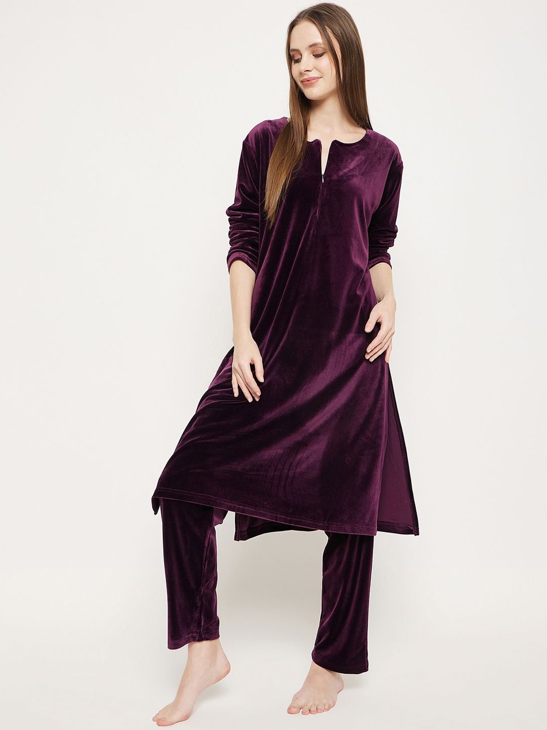 

Camey Women Flared Sleeves Sequinned Velvet Kurta, Purple