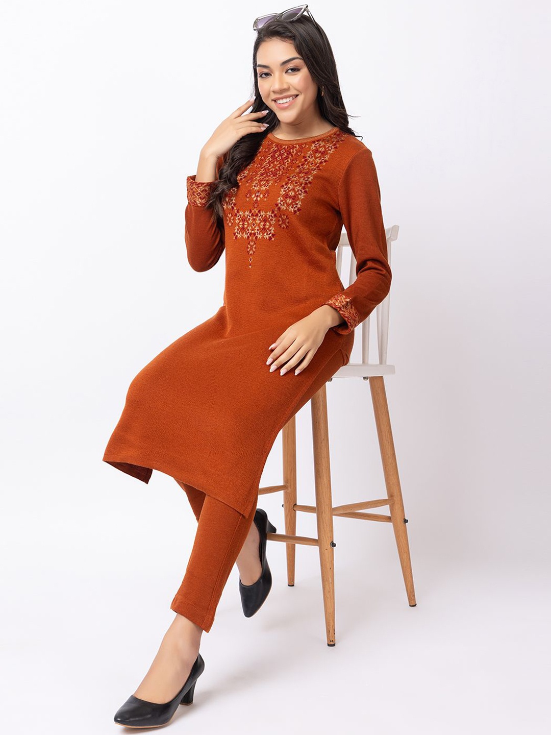 

Anouk Women Embroidered Cold-Shoulder Sleeves Thread Work Jacquard Winter Wear Kurta, Rust